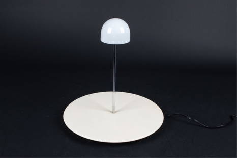 VICO MAGISTRETTI FOR ARTEMIDE "NEMEA" TABLE LAMP: C. 1979. Dimensions: H 15.5" x Dia. 14.5" Condition: Wiring not tested; switch needs repair. A few rubs to enamel finish.