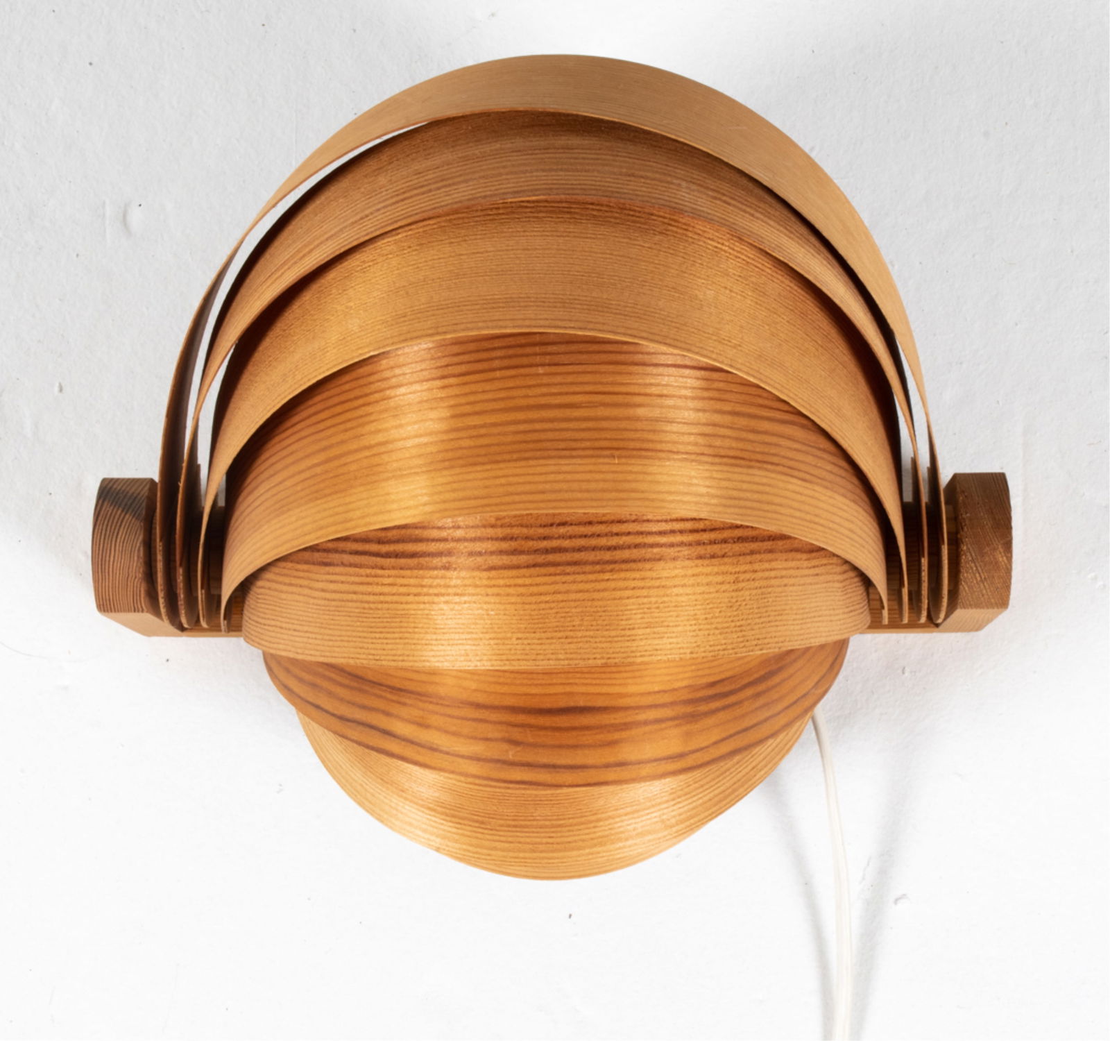MANNER OF HANS AGNE-JAKOBSSON PINE VENEER SCONCE (1 of 8)
