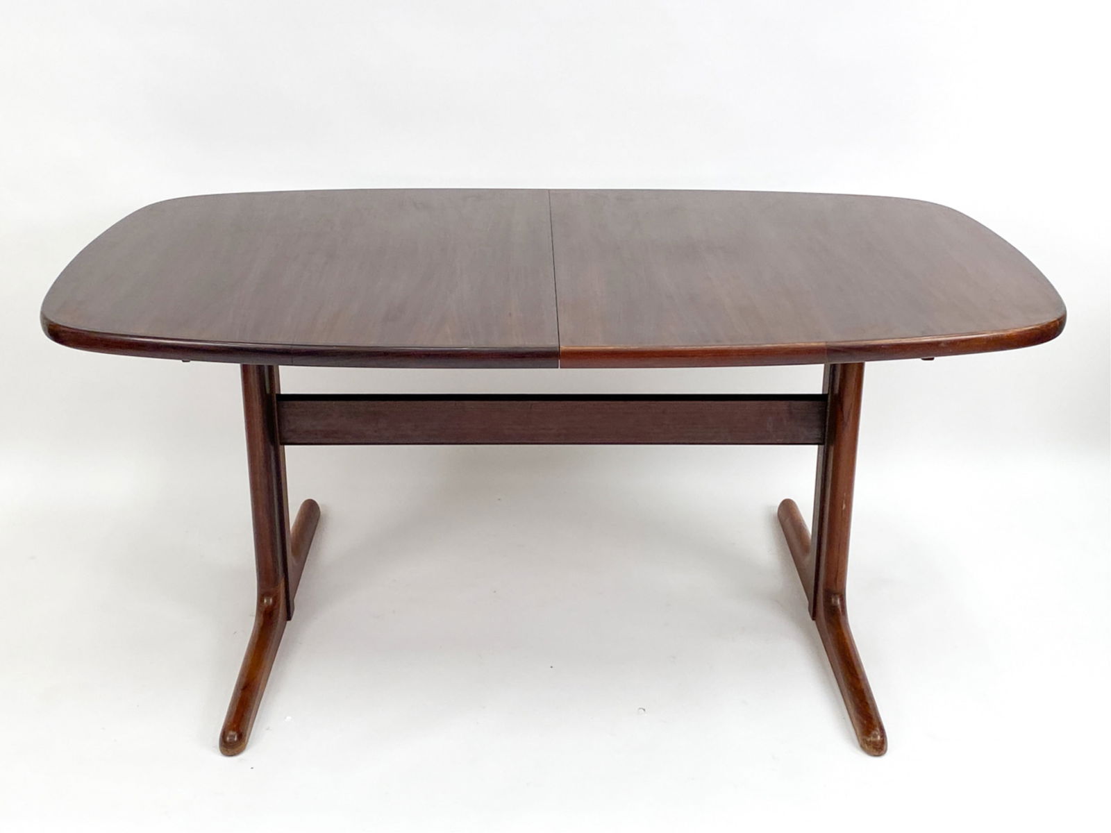 DANISH MODERN ROSEWOOD DYRLUND DINING TABLE (1 of 16)