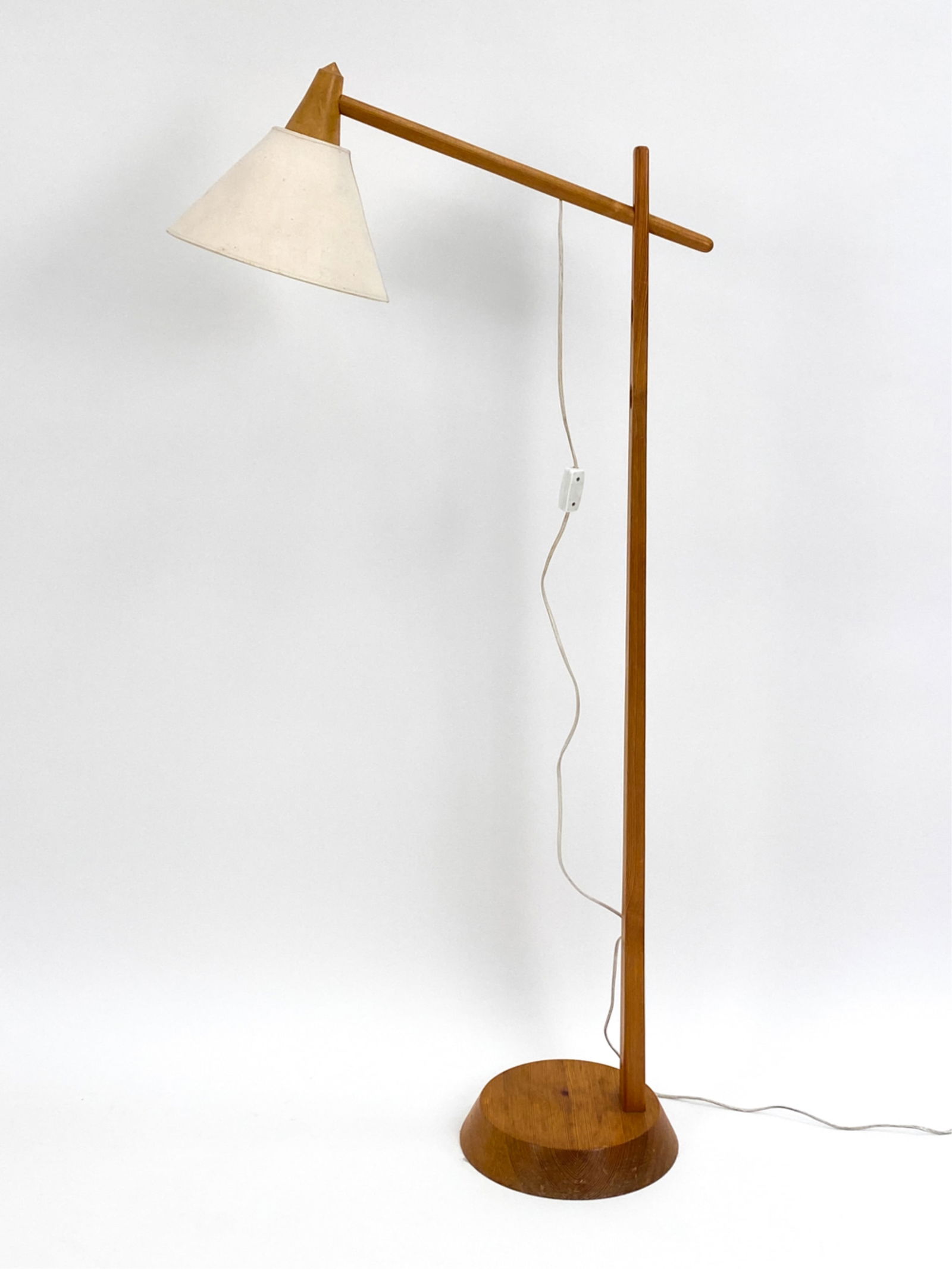 DANISH MODERN BEECH FLOOR LAMP (1 of 11)