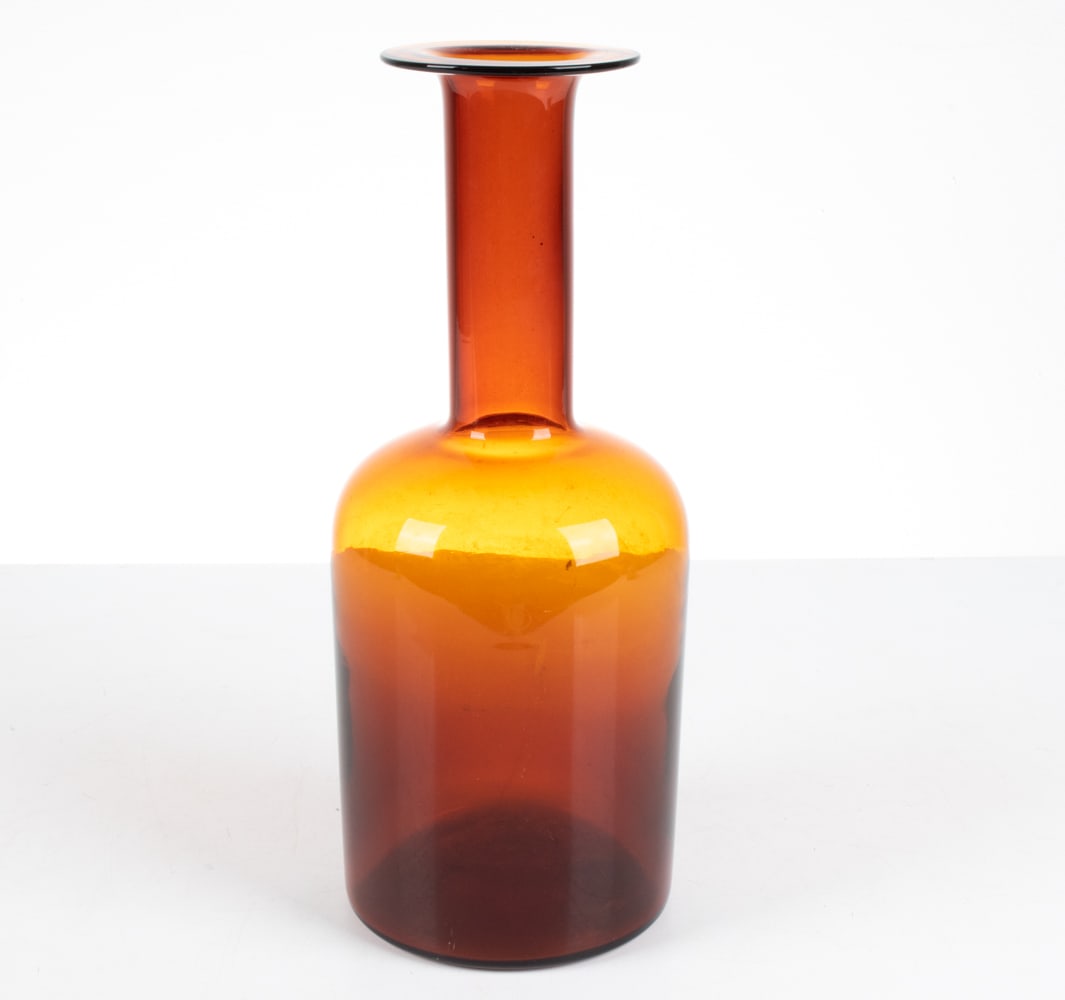 OTTO BRAUER FOR HOLMEGAARD GLASS VASE: Dimensions: H 17.25" x Dia. 7" Condition: No issues to note. PA127