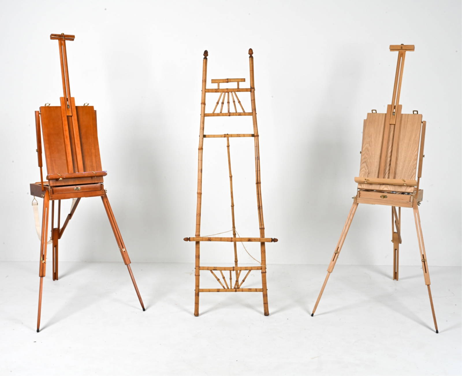 Vintage Artist's Easels & Plein Air Painting Sets Auction