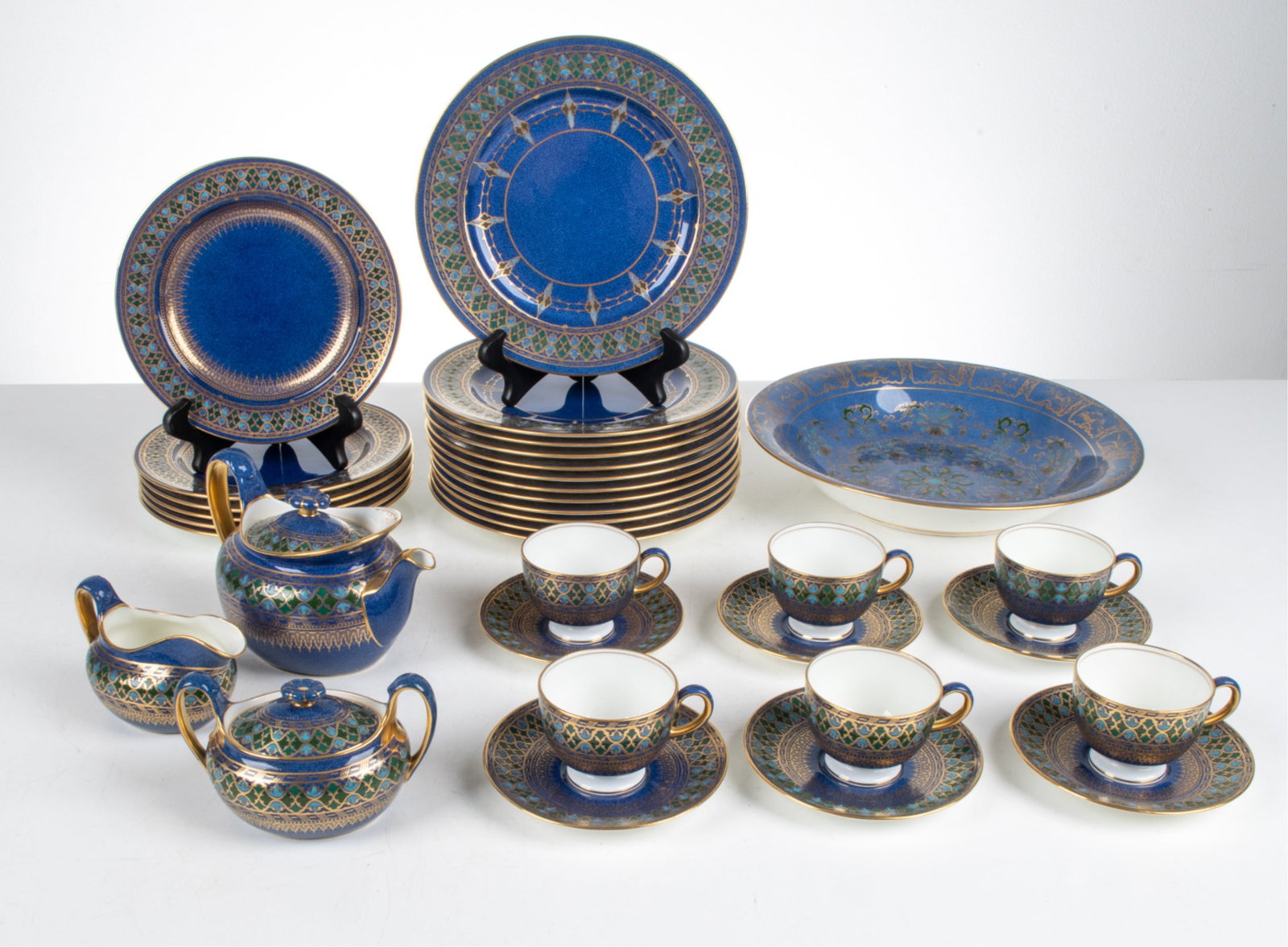 EARLY 20TH C. WEDGWOOD TIFFANY & CO. CHINA SERVICE (1 of 19)