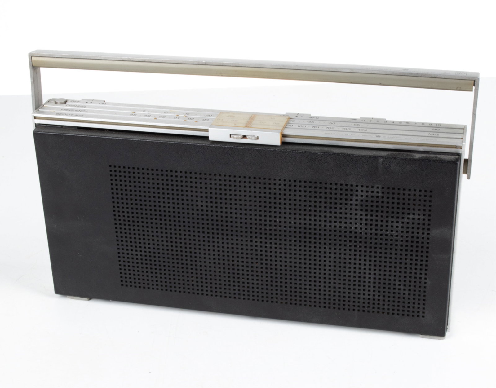 DIETER RAMS, BANG & OLUFSEN BEOLIT 400 RADIO (1 of 6)