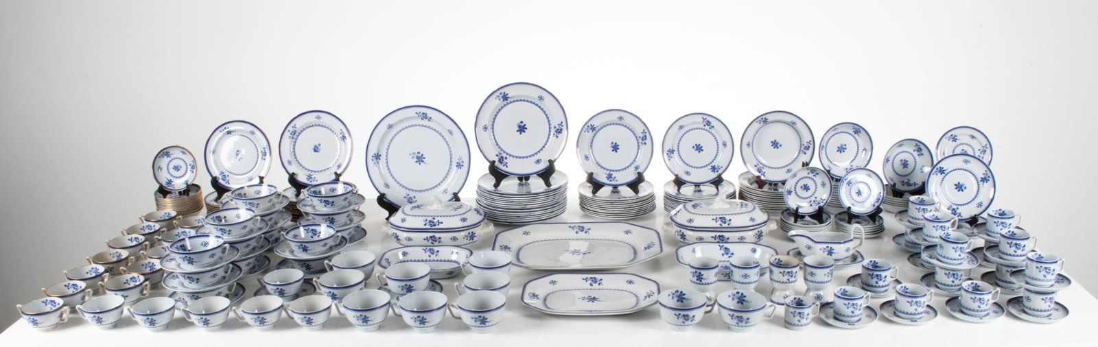 EXTENSIVE COPELAND SPODE GLOUCESTER DINNER SERVICE (1 of 20)