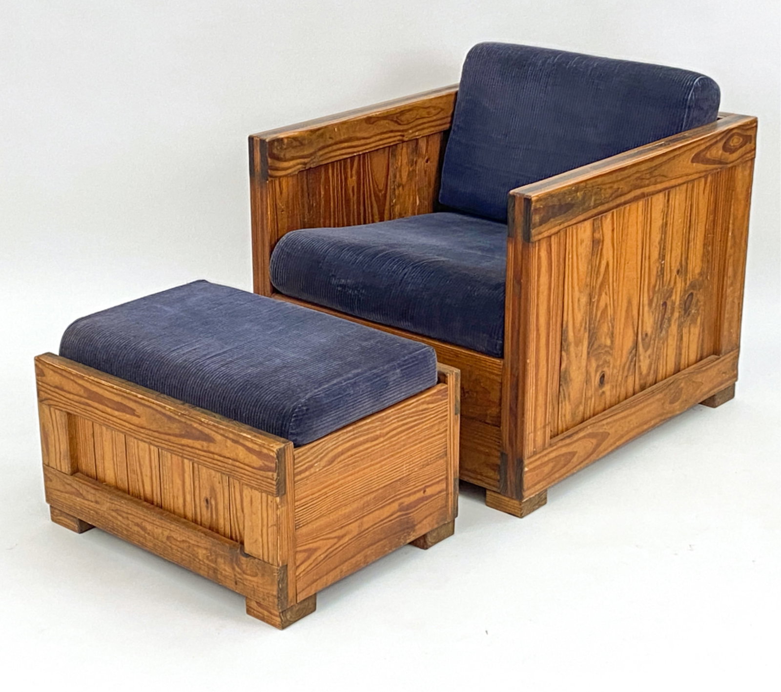 VINTAGE THIS END UP CLASSIC CHAIR & OTTOMAN: Vintage This End Up classic chair with ottoman. Original corduroy upholstery. Dimensions: (Chair) H 30" x W 28.5" x D 32.25" x SH 17.5" Condition: Minor surface wear and scuffs consistent with age and