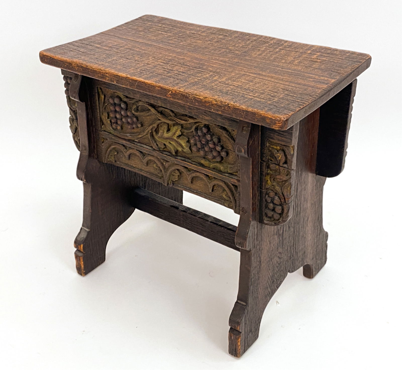 GOTHIC STYLE OAK SIDE TABLE (1 of 13)