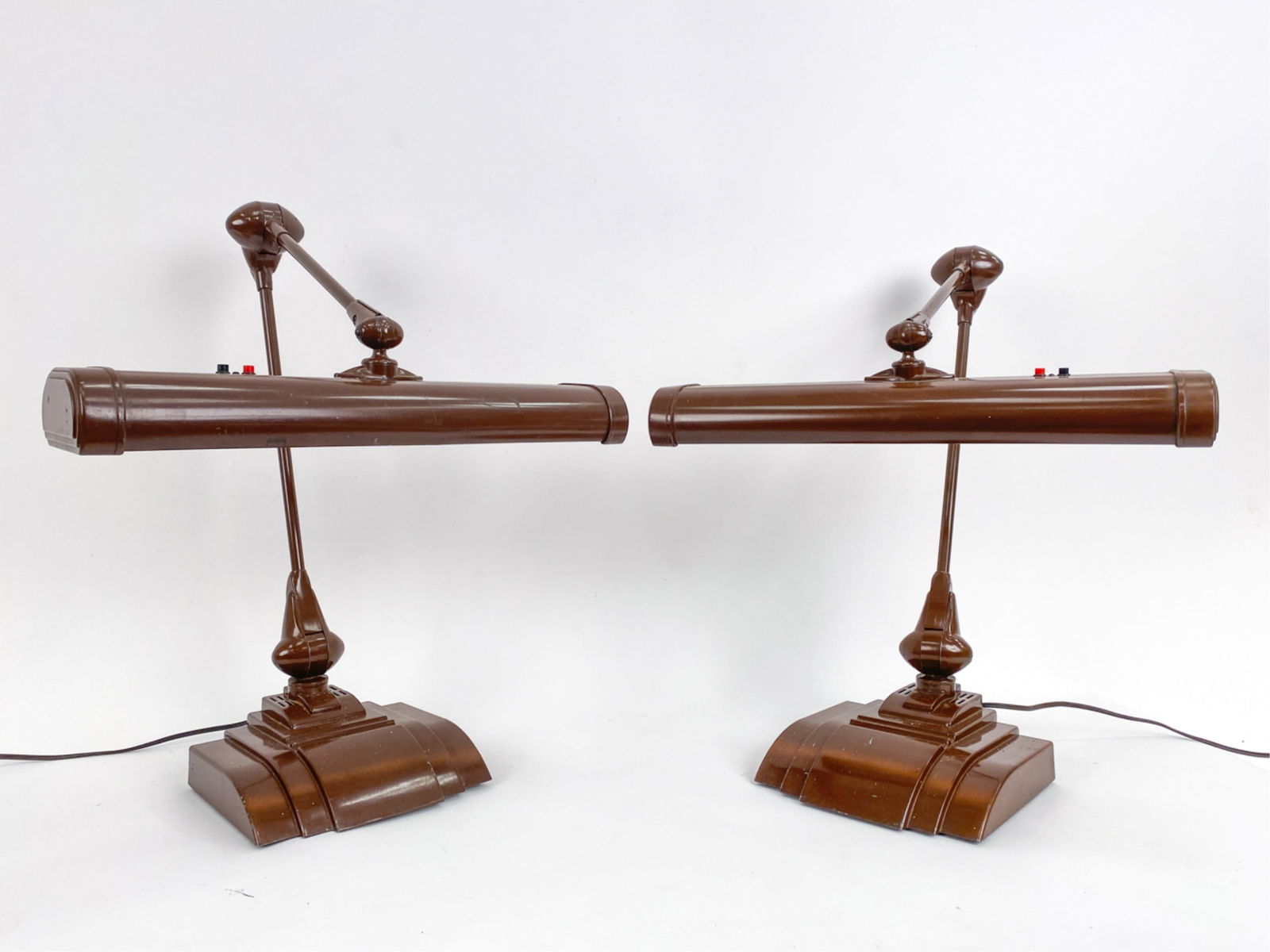 (2) VINTAGE FLEXO TABLE LAMPS (1 of 16)