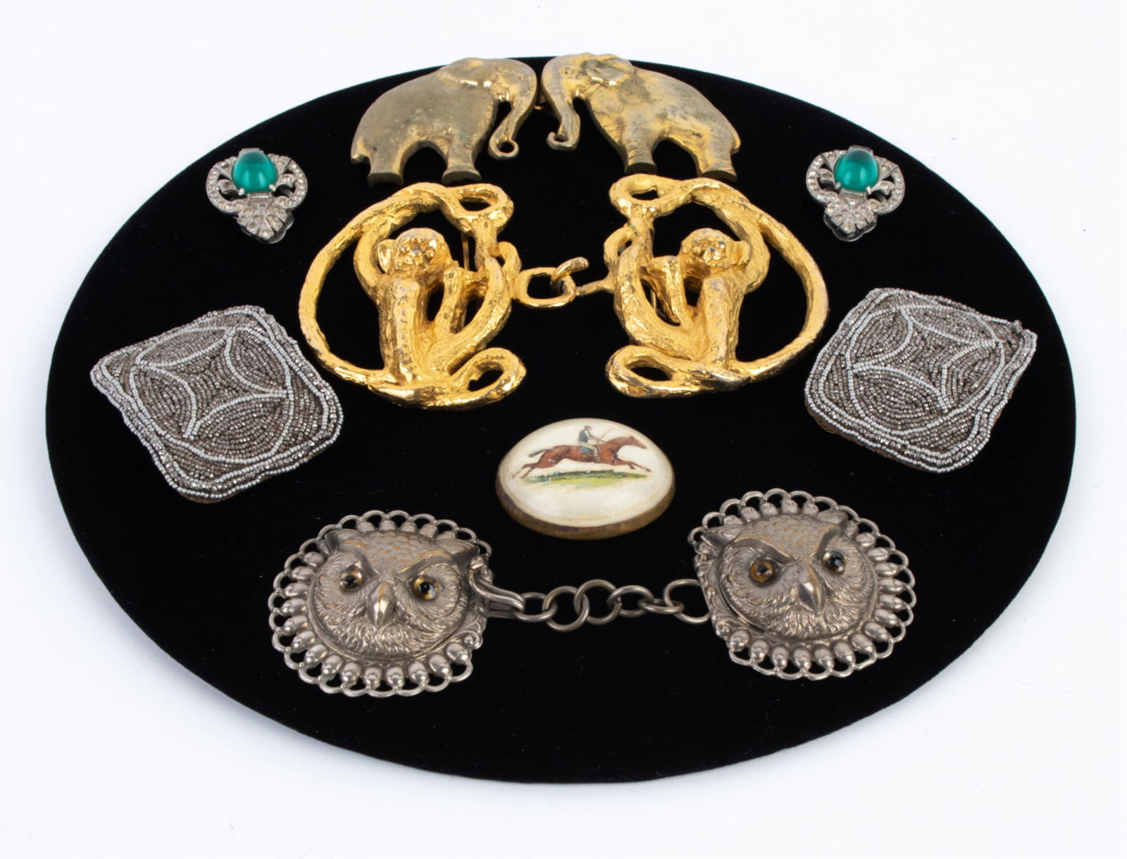 VINTAGE & ANTIQUE BELT BUCKLES & ACCESSORES (1 of 10)