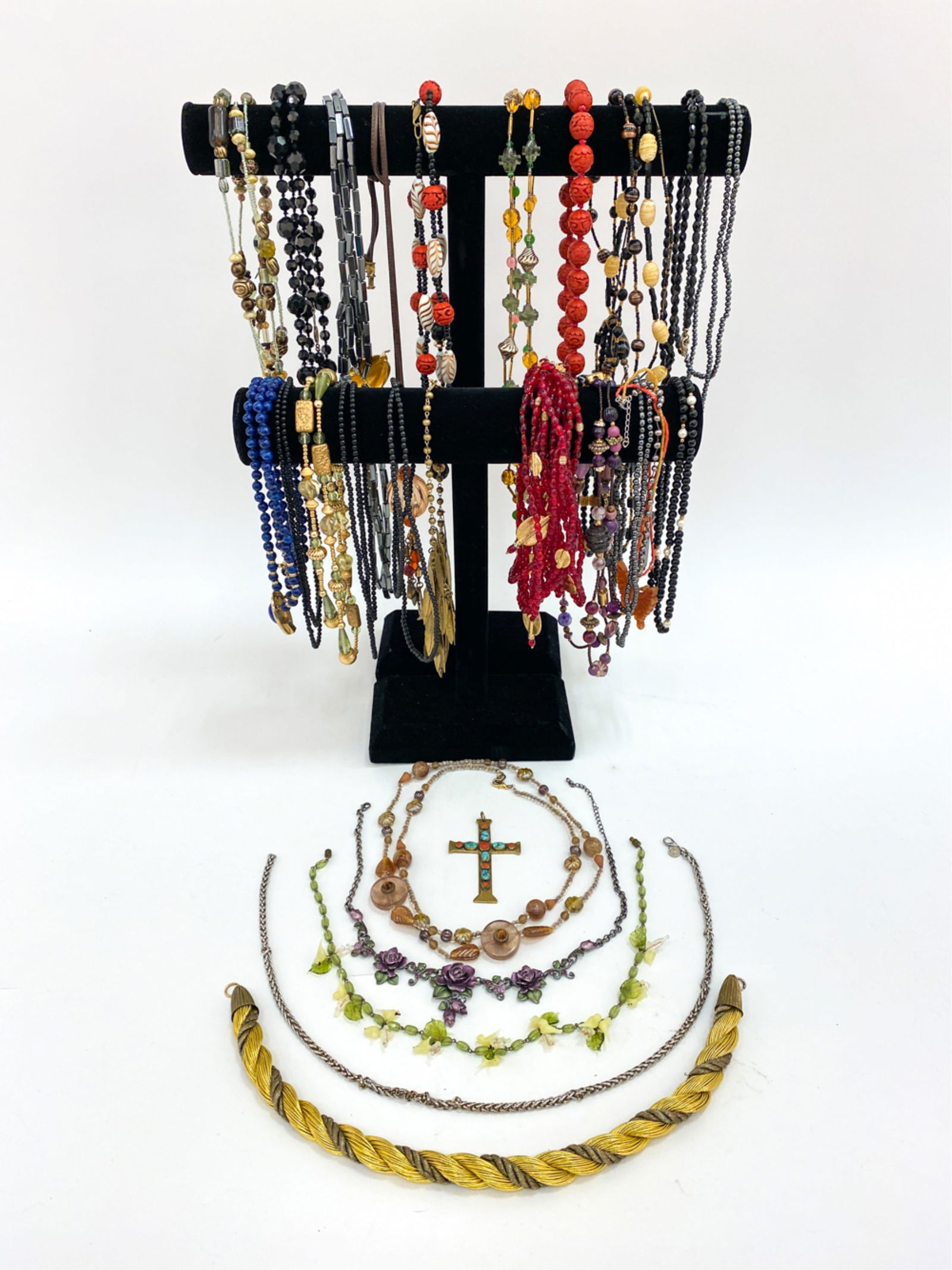 GROUPING OF VINTAGE NECKLACES INCL. ART GLASS (1 of 9)