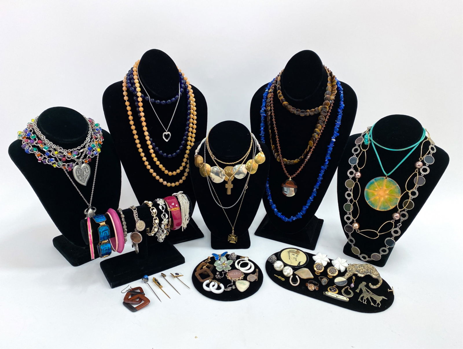 VINTAGE JEWELRY & ACCESSORIES INCL. SILVER, SIGNED (1 of 9)