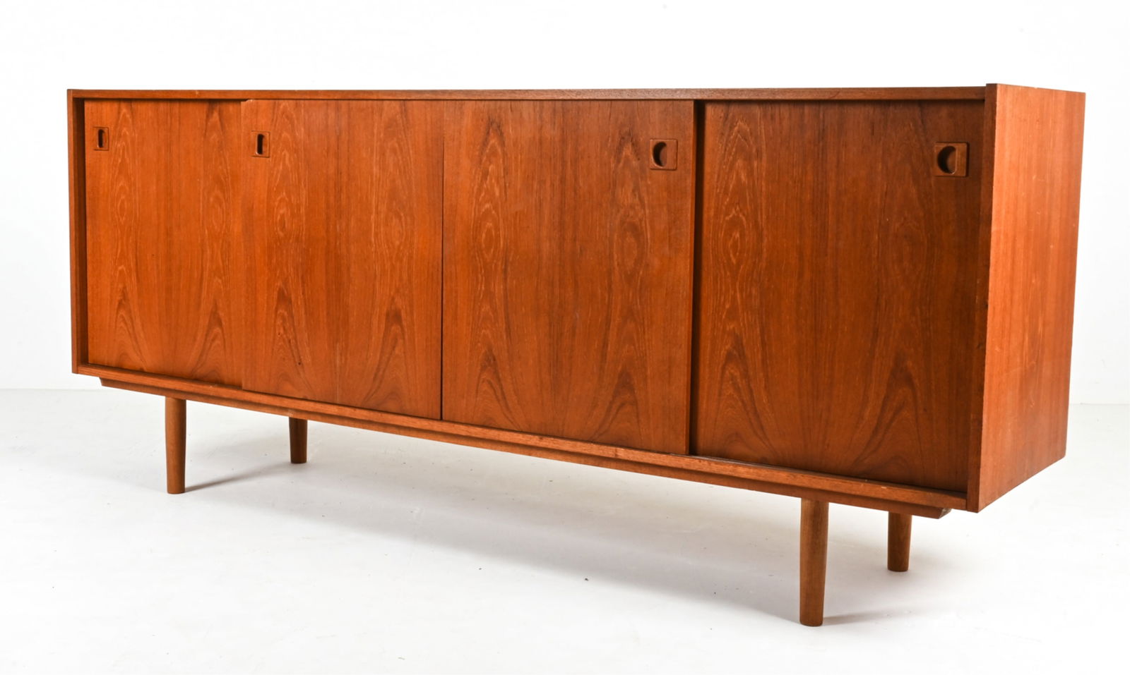 ATTR. BROUER MOBELFABRIK DANISH TEAK CREDENZA (1 of 19)
