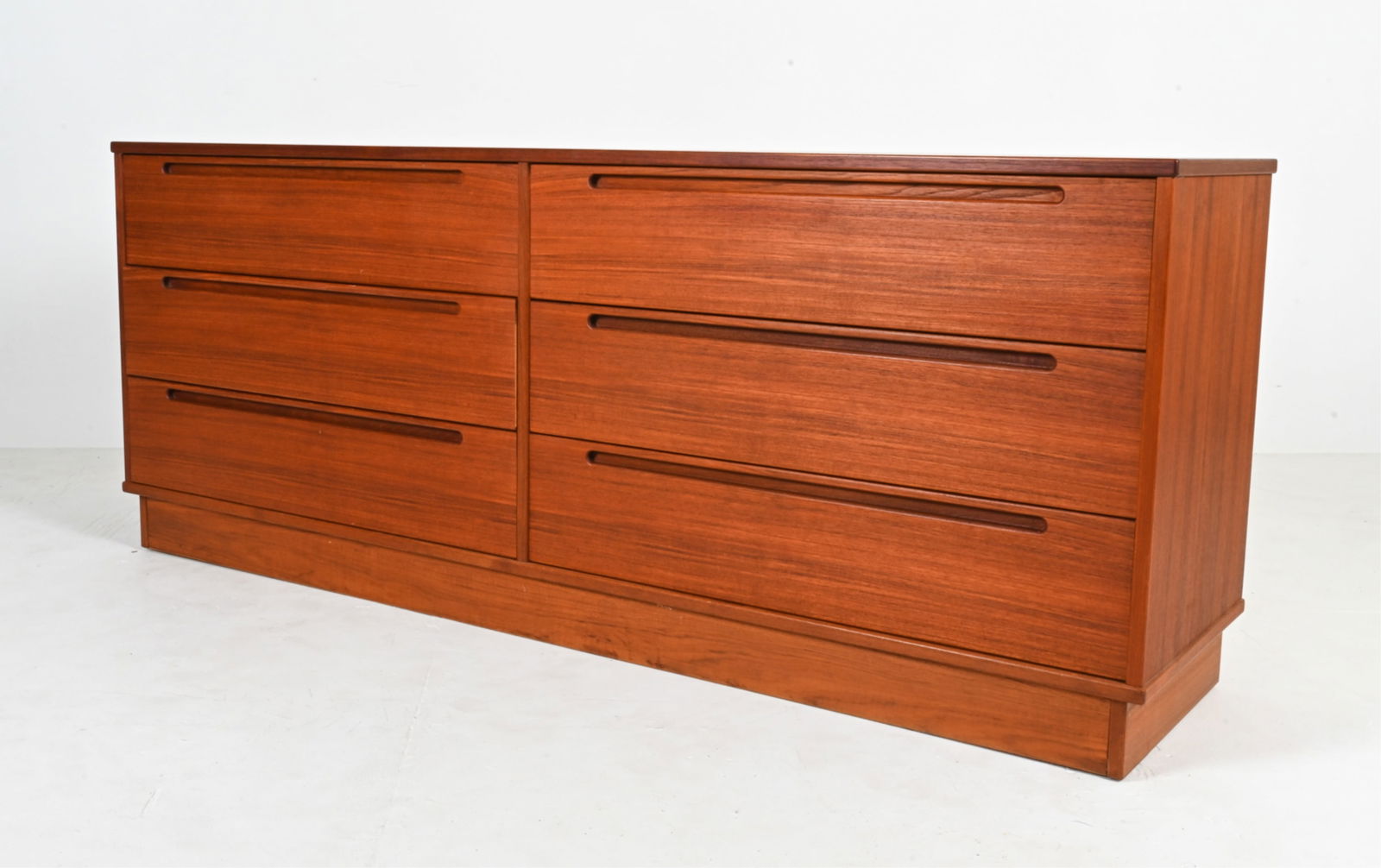 ATTR. NILS JONSSON FOR TORRING DANISH TEAK DRESSER (1 of 13)