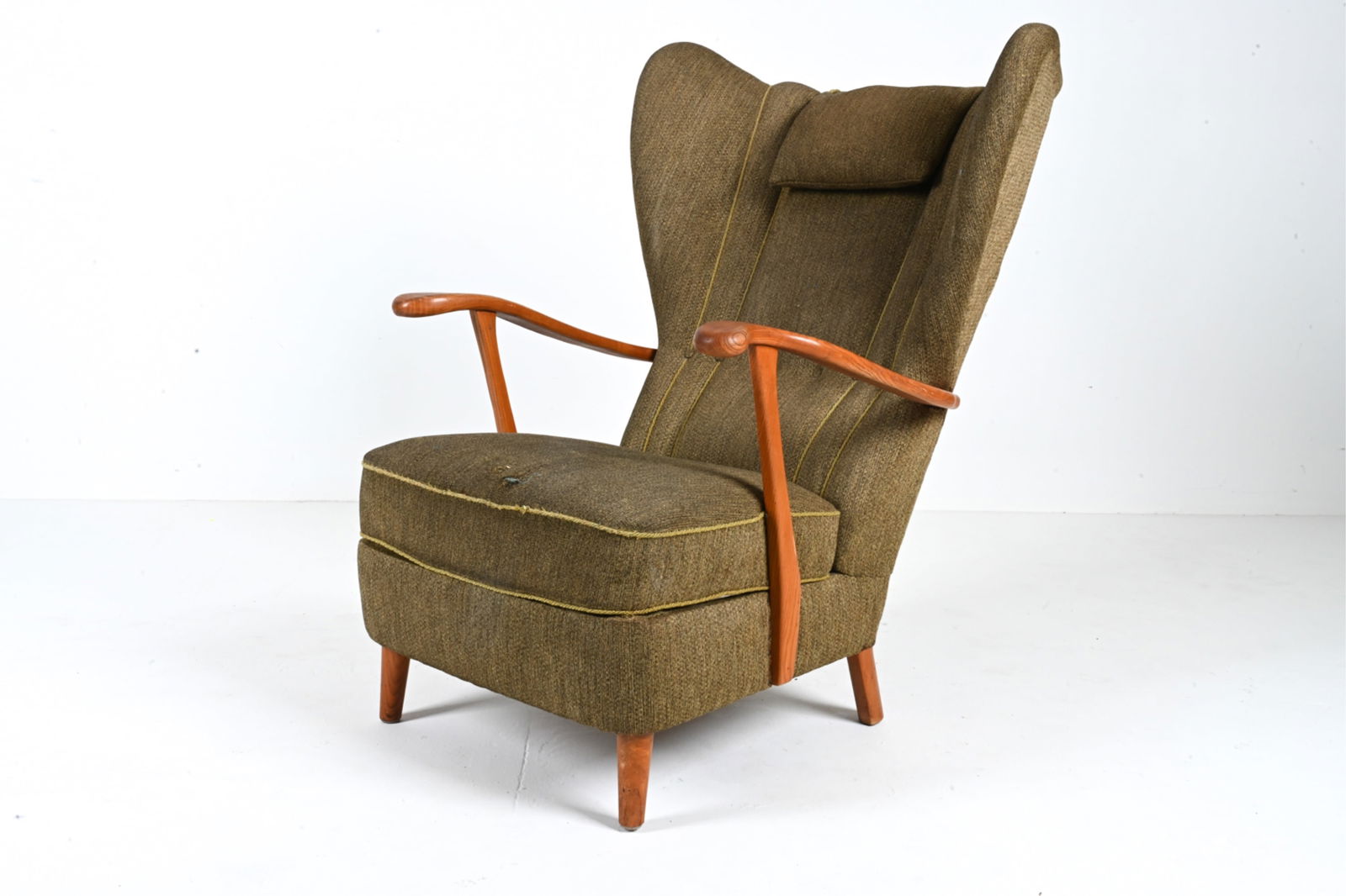 ATTR. FRITS SCHELGEL FOR FRITZ HANSEN OAK ARMCHAIR: Danish Mid-Century tall wingback easy chair in oak and woven fabric, attributed to Frits Schlegel for Fritz Hansen, c. 1940's-1950's. Dimensions: H 40" x W 30" x D 30" x SH 15.5" Condition: Great cand