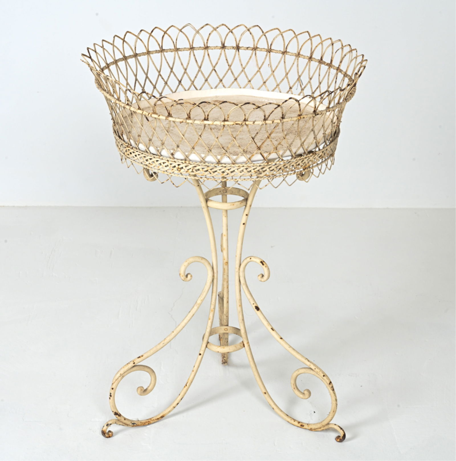 VICTORIAN PAINTED IRON WIREWORK PLANT STAND (1 of 10)