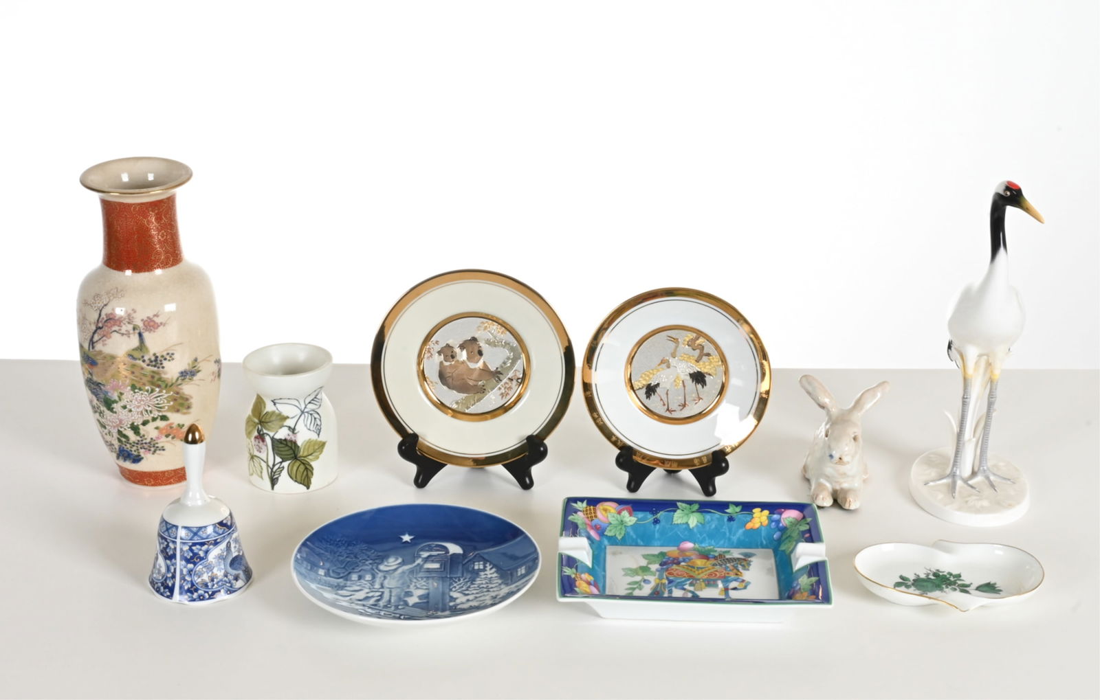 GROUPING OF DECORATIVE CERAMICS (1 of 14)