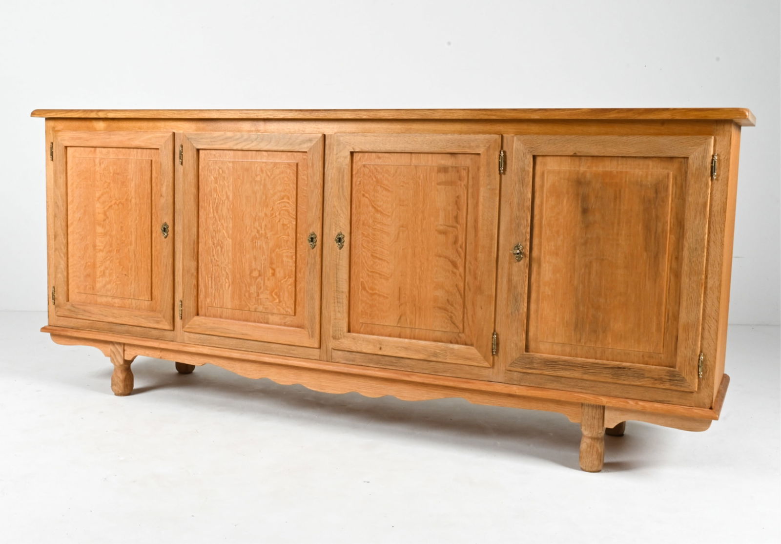 MANNER OF HENNING KJAERNULF DANISH OAK SIDEBOARD (1 of 15)