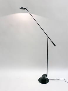 ROBERT SONNEMAN GEORGE KOVACS FEATHER FLOOR LAMP: Vintage Post Modern 'Feather' counter balance floor lamp designed by Robert Sonneman for George Kovacs circa 1985. Two level brightness switch and halogen bulb. Dimensions: H 55" x W 37.5" x D 9.5" Co