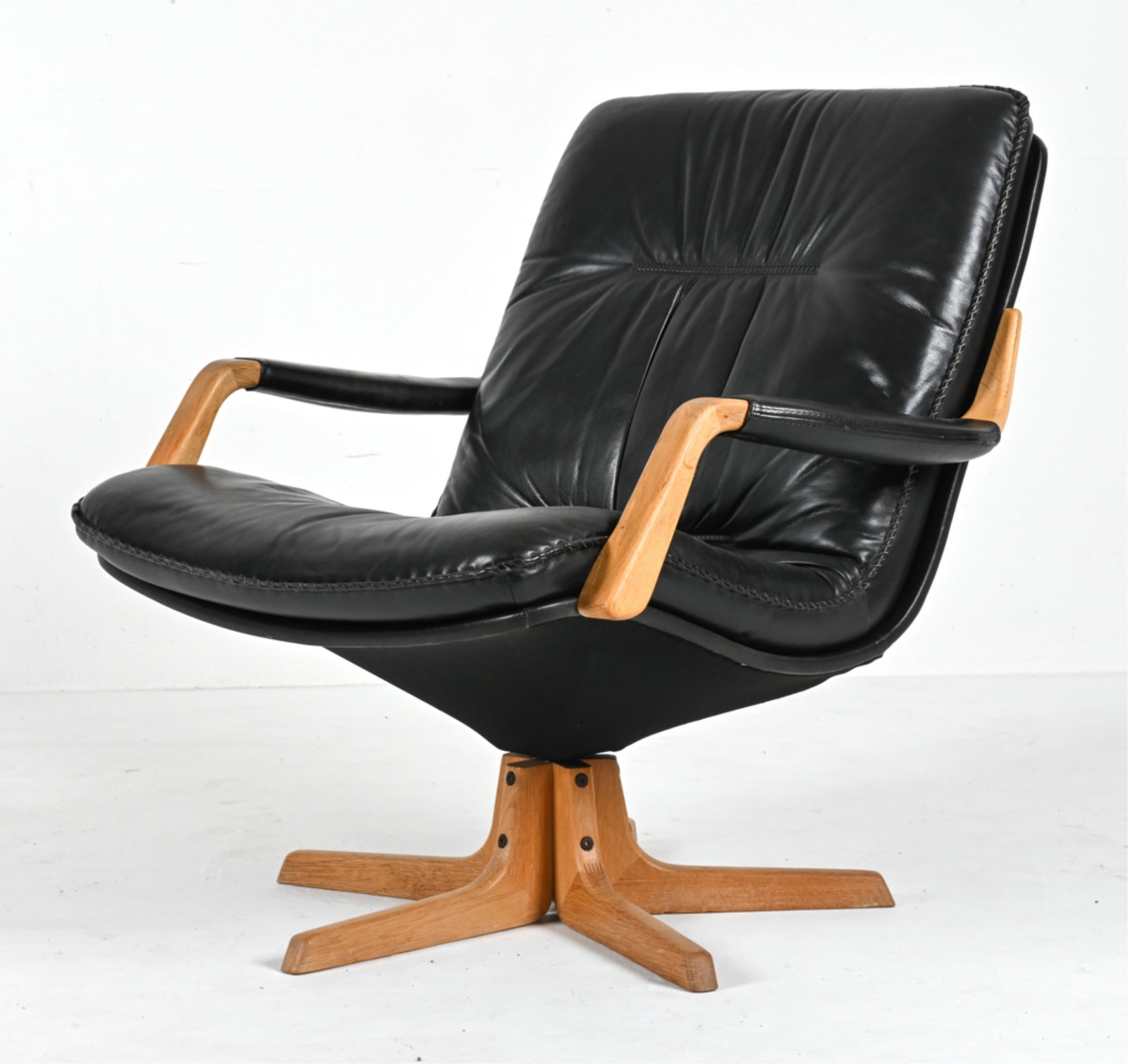 BERG FURNITURE DANISH OAK & LEATHER SWIVEL CHAIR (1 of 14)