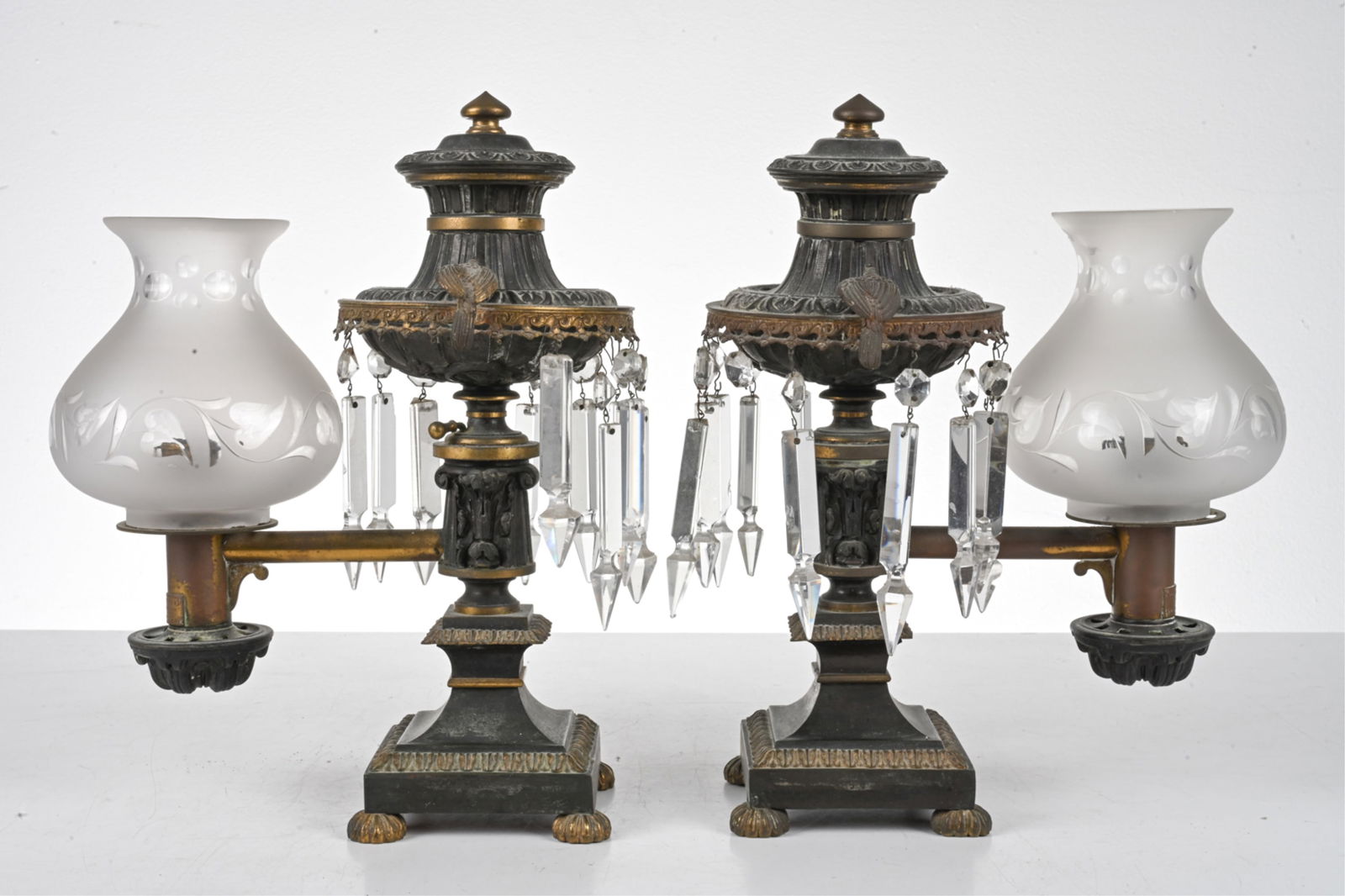 PAIR OF LEWIS VERON & CO. BRONZE ARGAND OIL LAMPS (1 of 19)