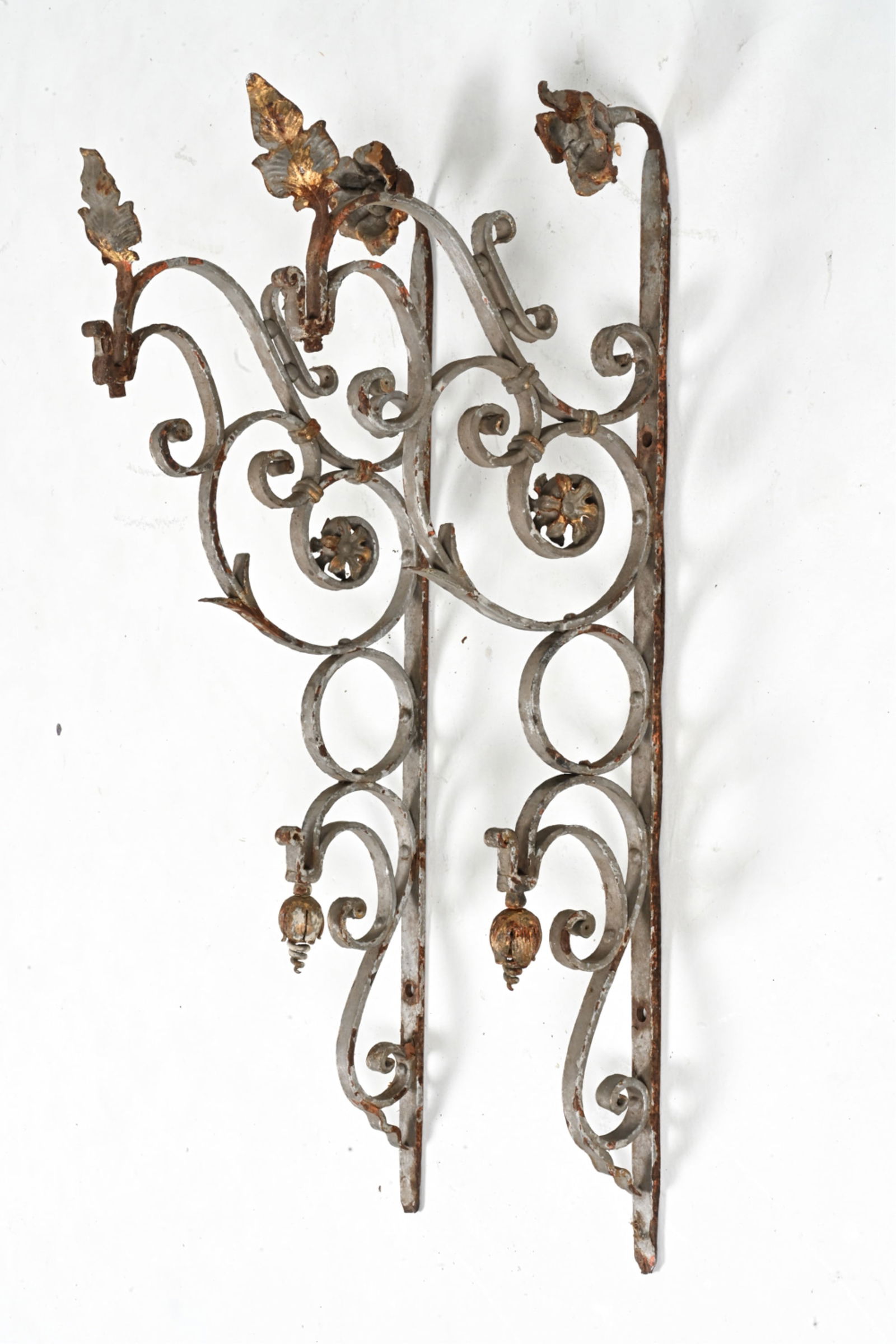 PAIR OF WROUGHT IRON ARCHITECTURAL BRACKETS (1 of 13)