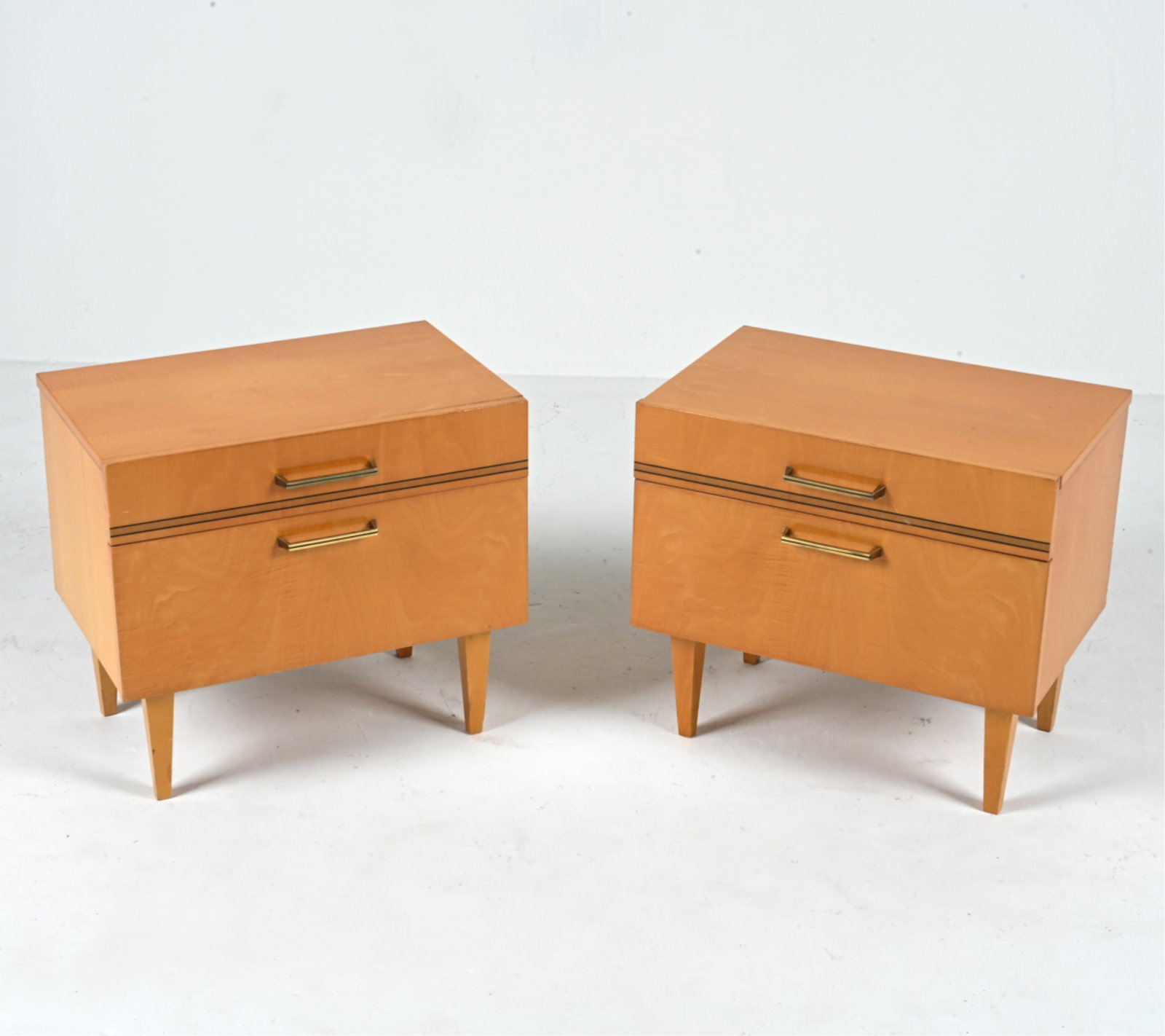 PAIR OF EUROPEAN MODERN NIGHTSTANDS, 1960'S (1 of 17)