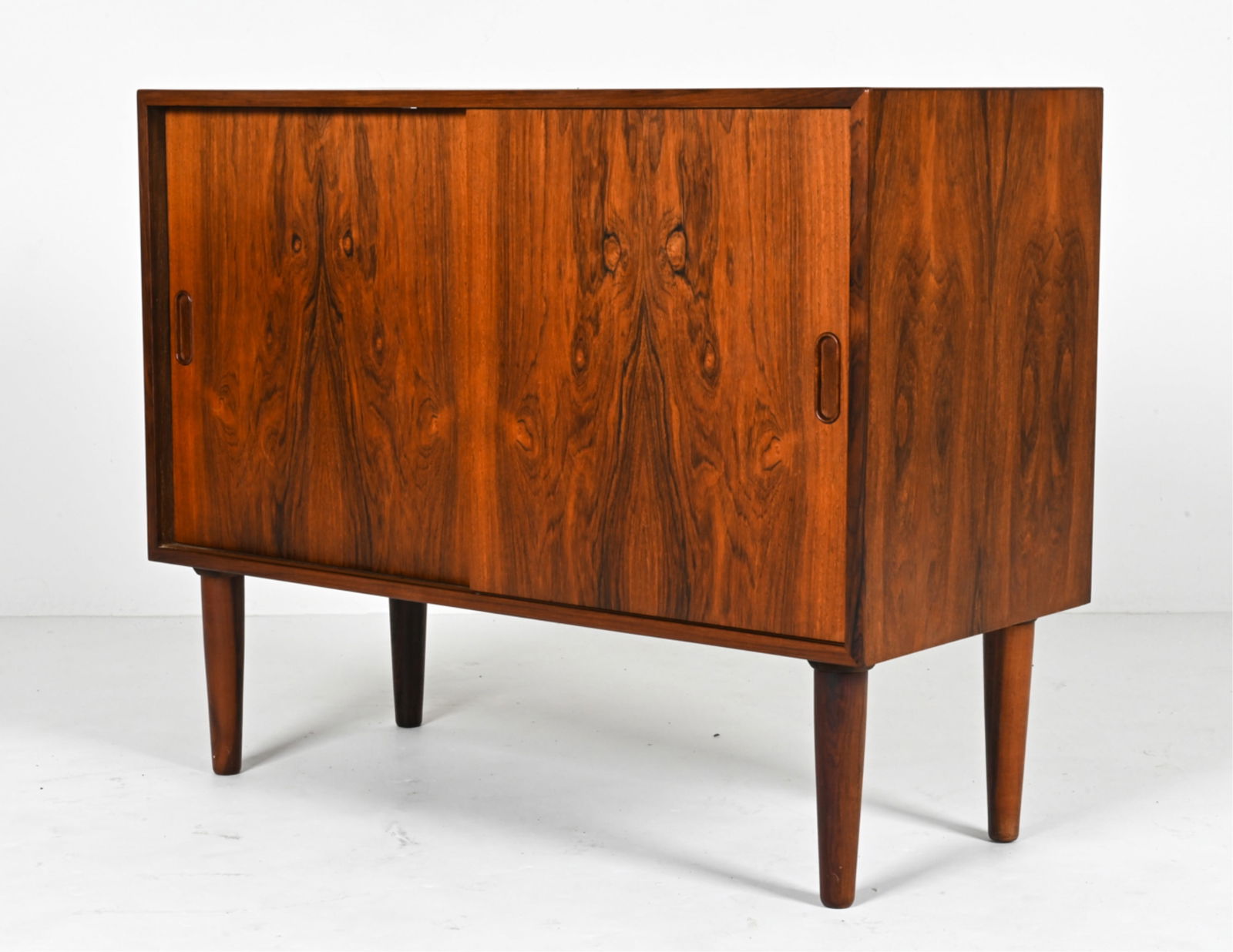 DANISH MODERN ROSEWOOD CREDENZA (1 of 20)