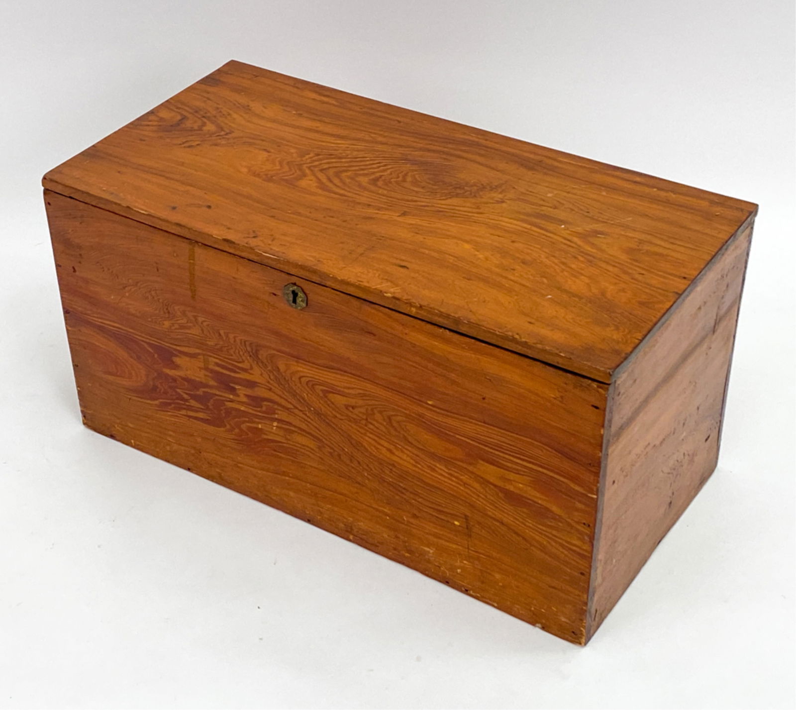 VINTAGE PINE BLANKET CHEST (1 of 11)