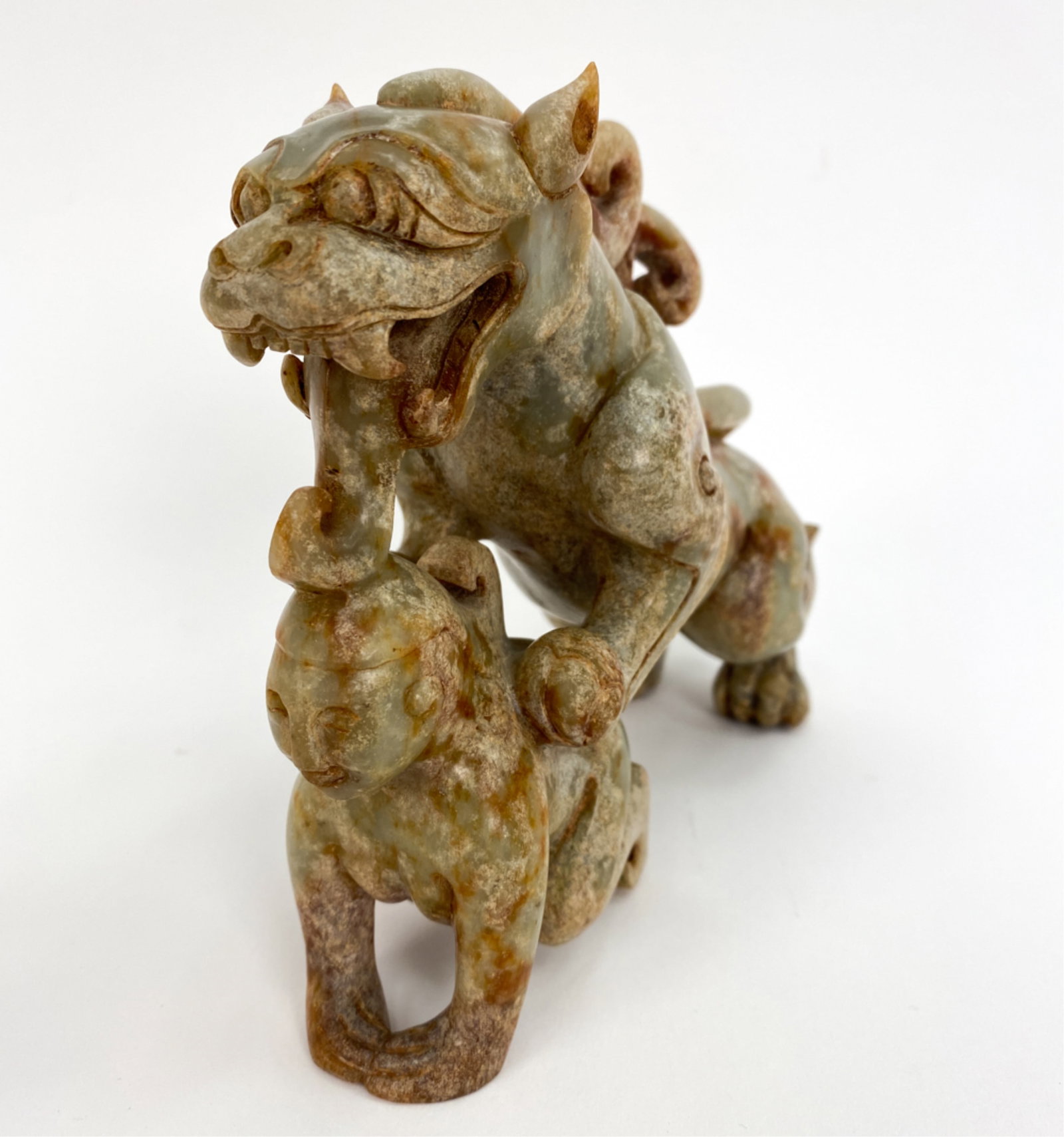 ARCHAISTIC CHINESE JADE CARVING OF LION (1 of 8)