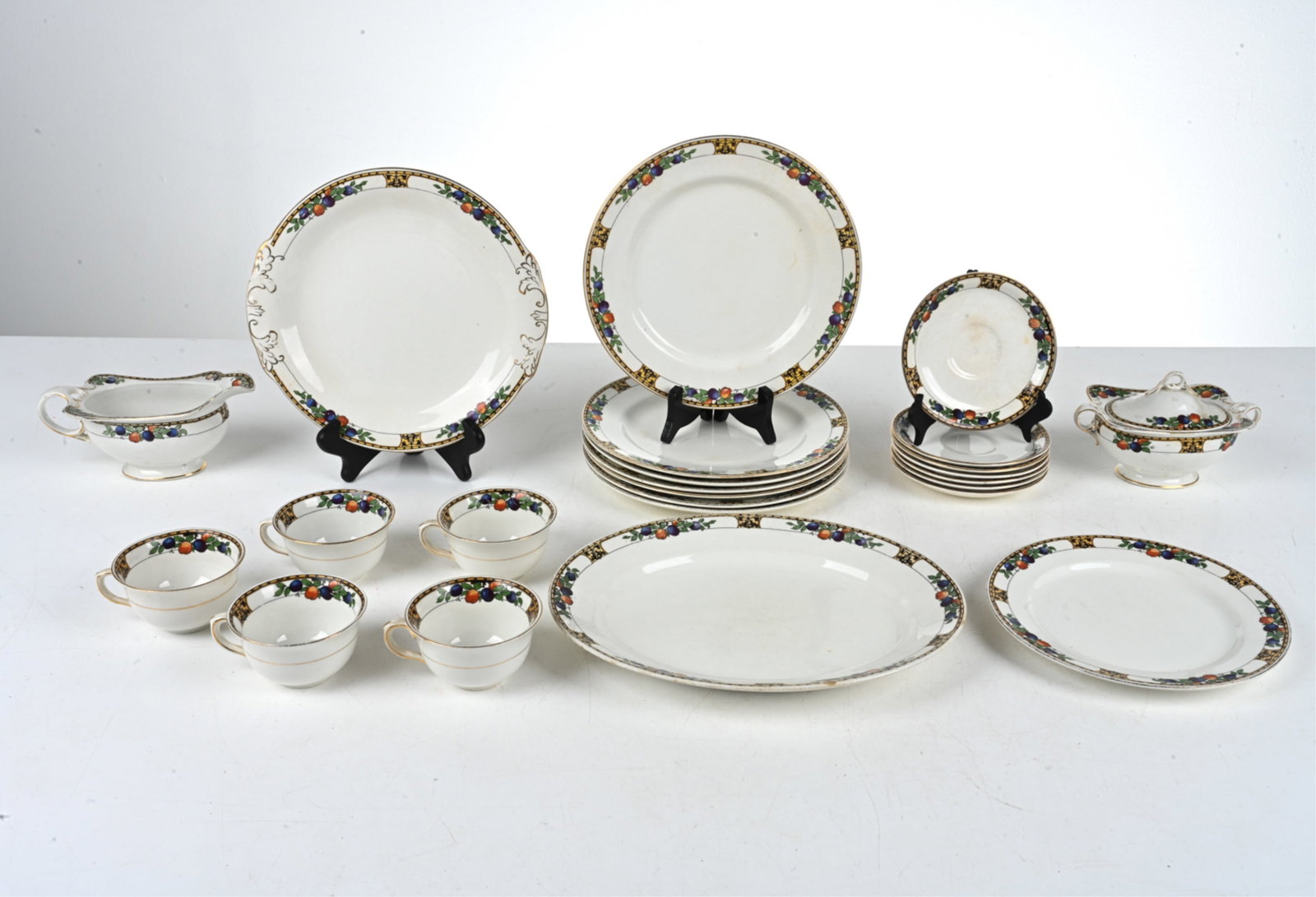 JOHN MADDOCK CHINA AUTUMN FROST PARTIAL SERVICE (1 of 15)