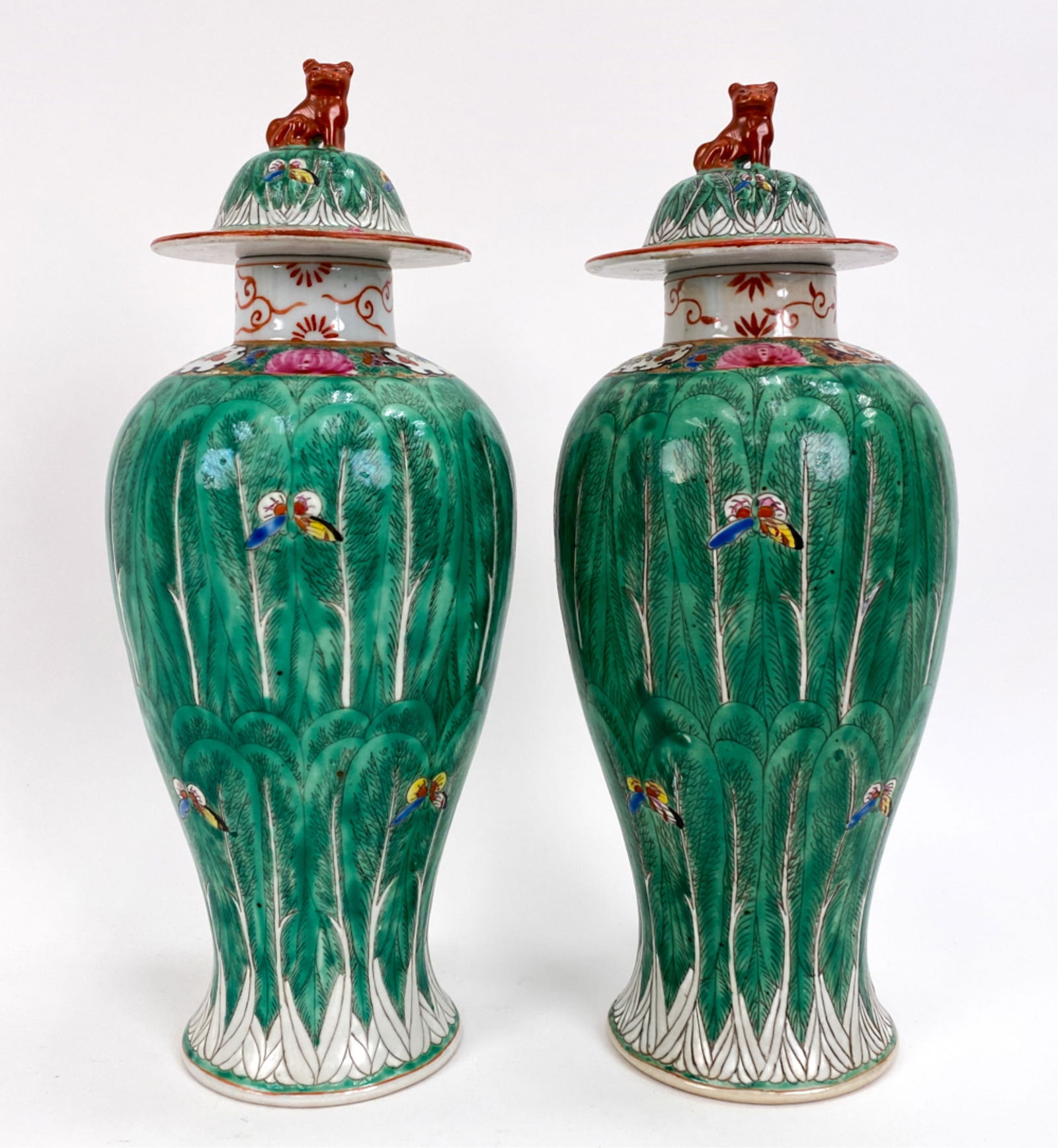 PAIR OF CHINESE EXPORT "CABBAGE LEAF" COVERED JARS (1 of 16)