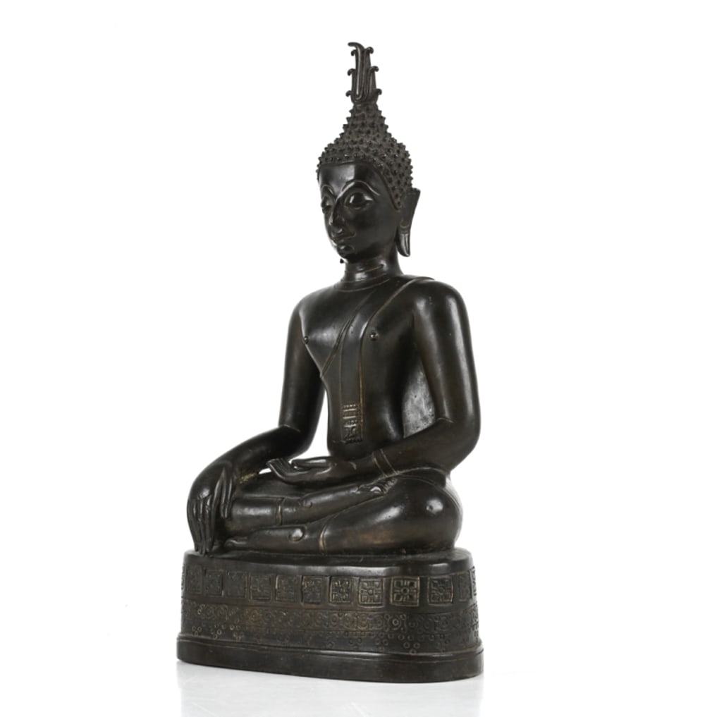 DIMINUTIVE THAI BRONZE SEATED BUDDHA (1 of 15)