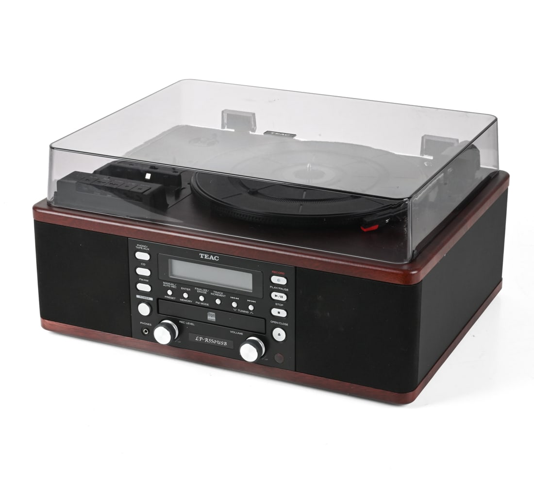 TEAC LP-R550 USB MULTIPLAYER TURNTABLE (1 of 15)