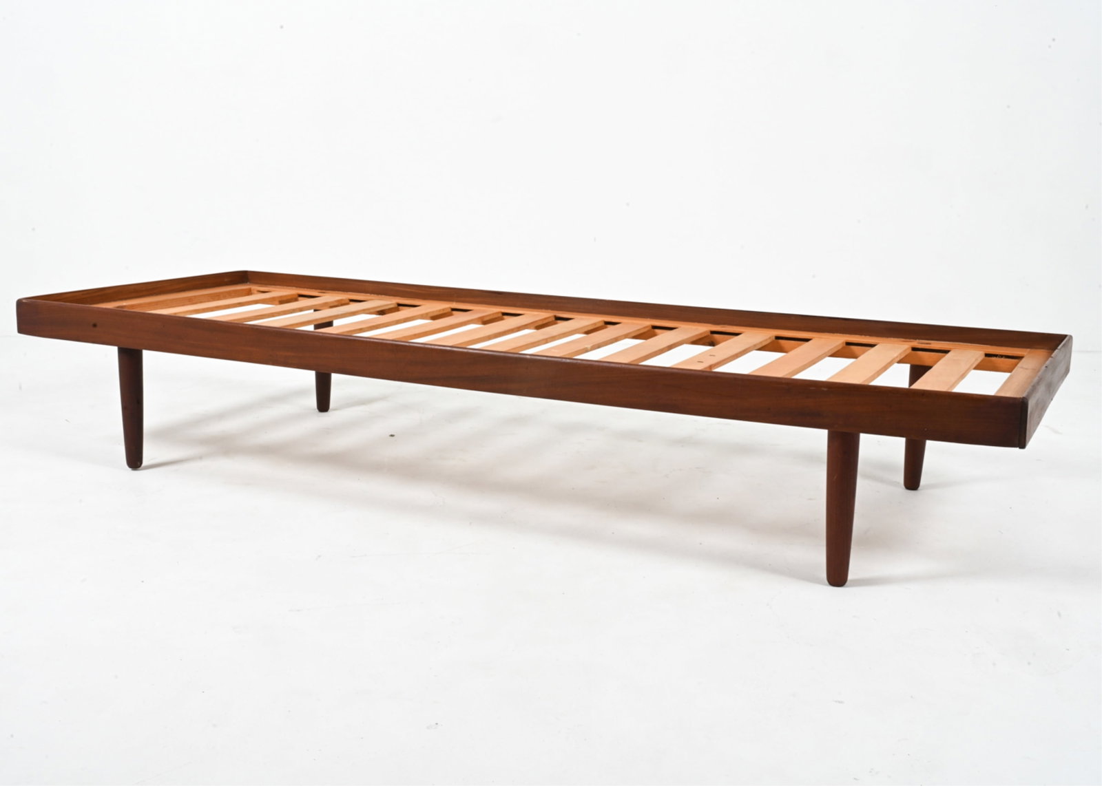 TEAK DAYBED IN THE MANNER OF HANS WEGNER (1 of 13)