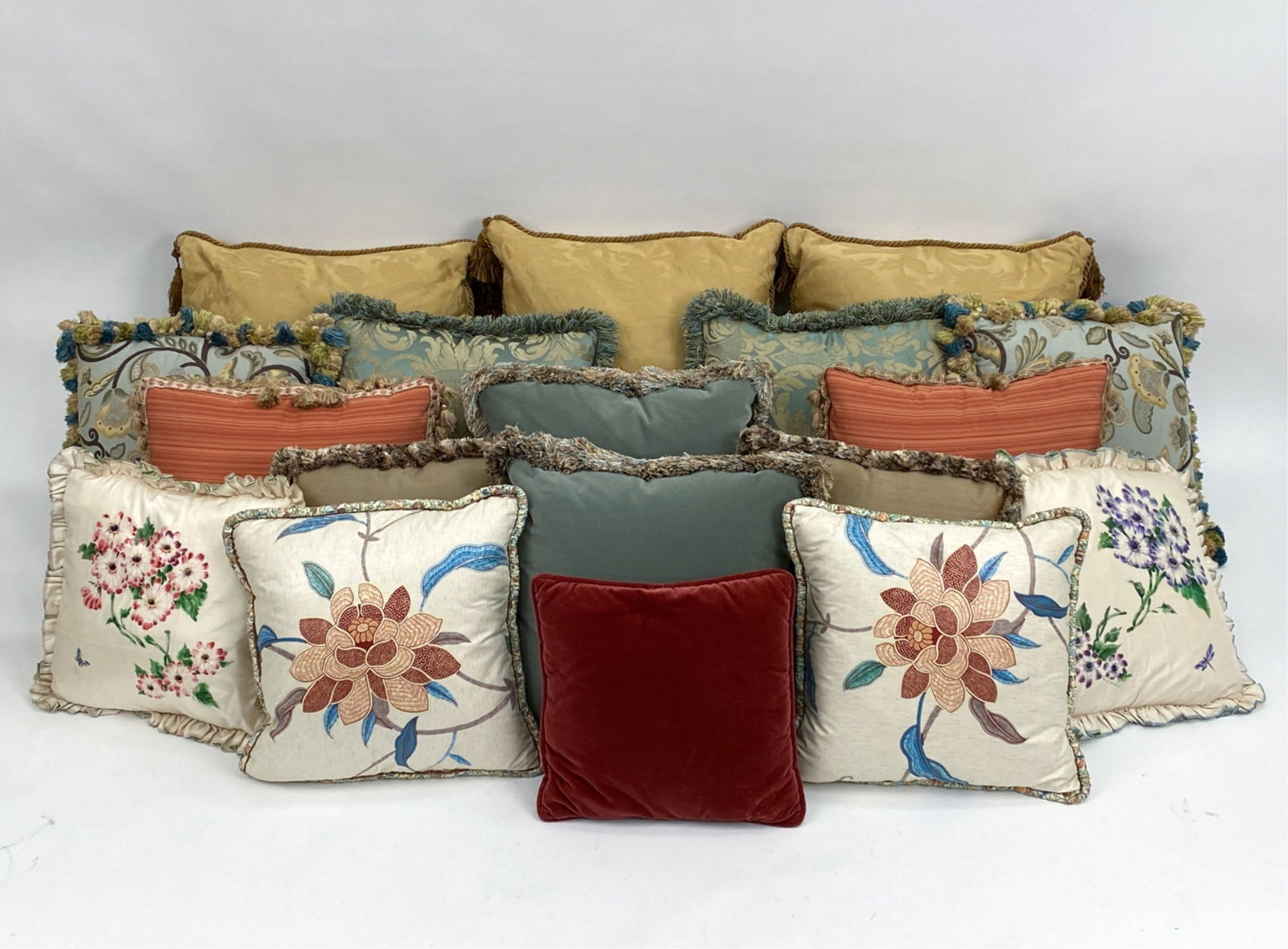 GROUPING OF DECORATIVE PILLOWS (1 of 8)