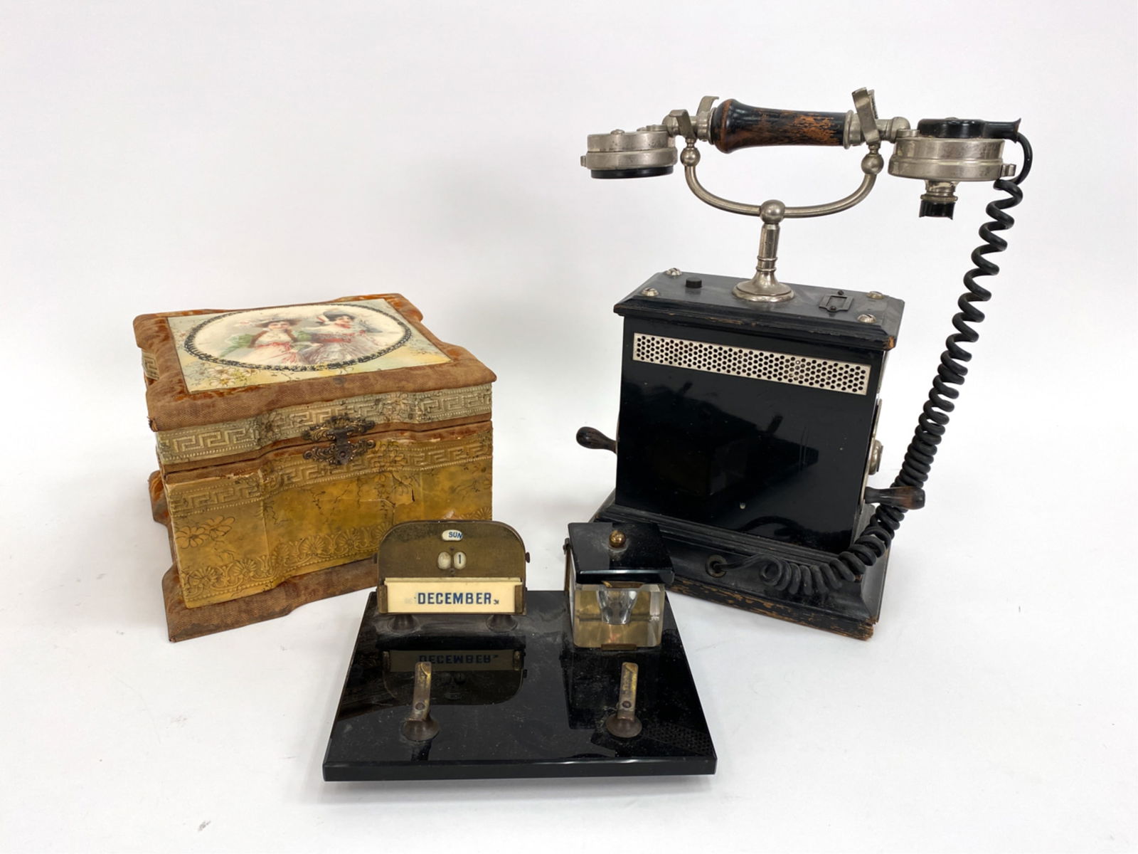 VINTAGE DECORATIVE GROUPING (1 of 16)