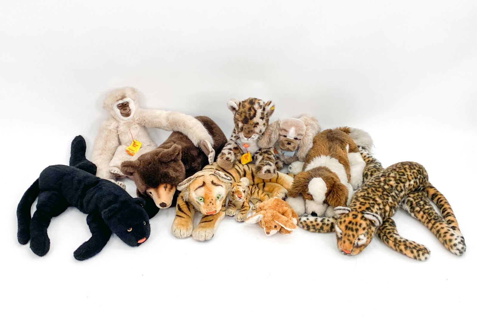 GROUPING OF VINTAGE STEIFF STUFFED ANIMALS (1 of 13)
