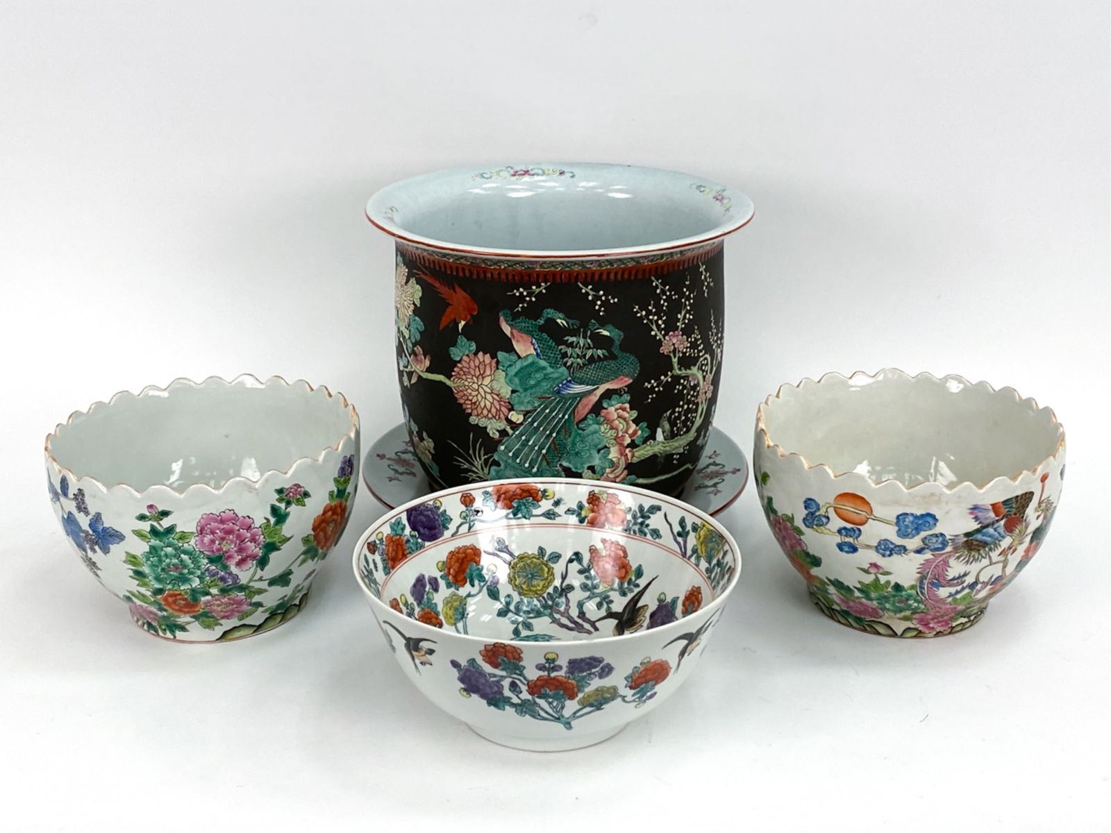 GROUPING OF CHINESE PORCELAIN (1 of 20)