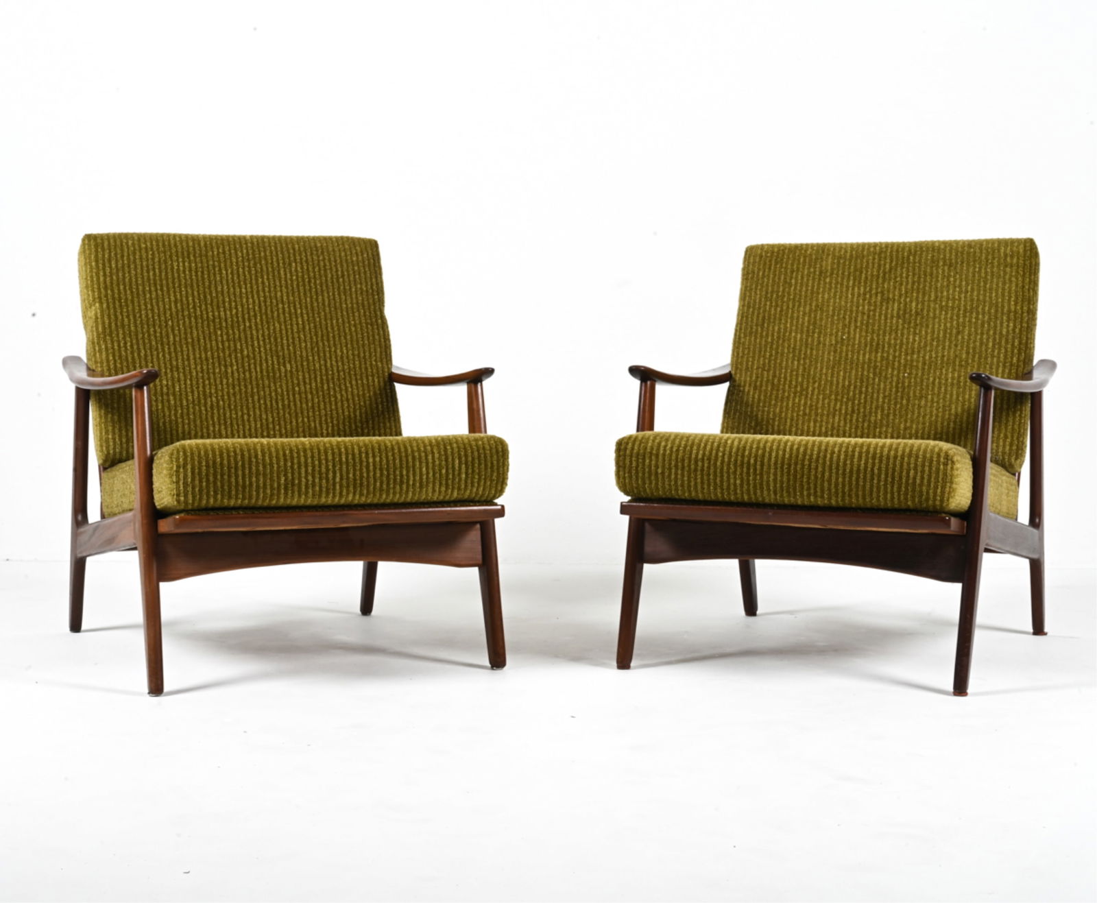 (2) ATTR. OTTO GERDAU ITALIAN WALNUT ARMCHAIRS (1 of 19)