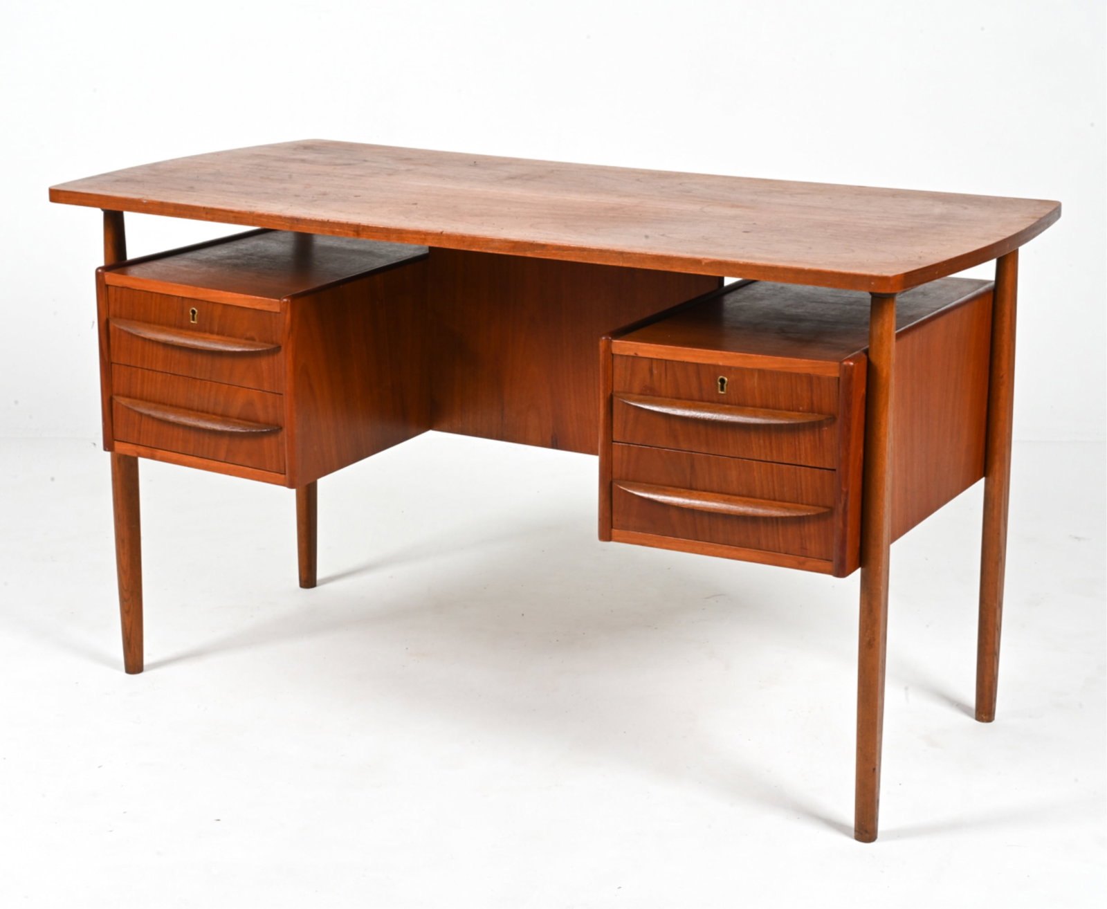 ATTR. GUNNAR NIELSEN TIBERGAARD DANISH TEAK DESK (1 of 20)