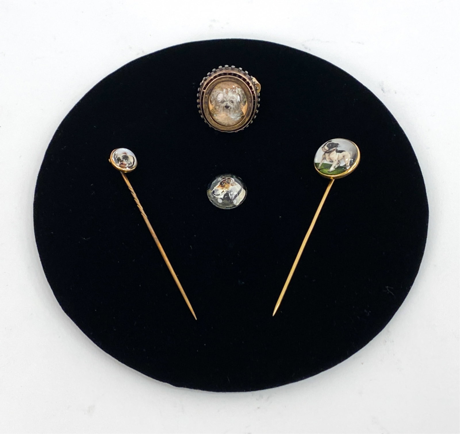 VICTORIAN GOLD & REVERSE INTAGLIO DOG JEWELRY (1 of 15)