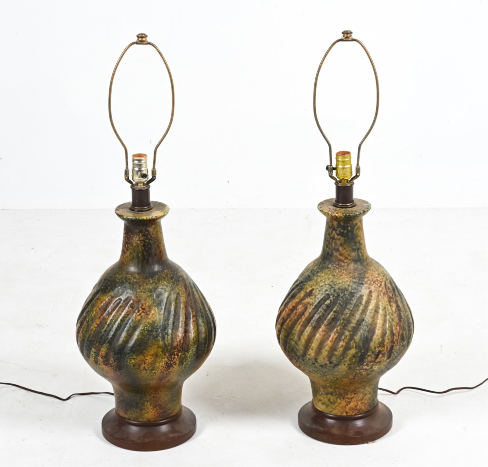 PAIR OF MID-CENTURY STUDIO CERAMIC TABLE LAMPS (1 of 16)