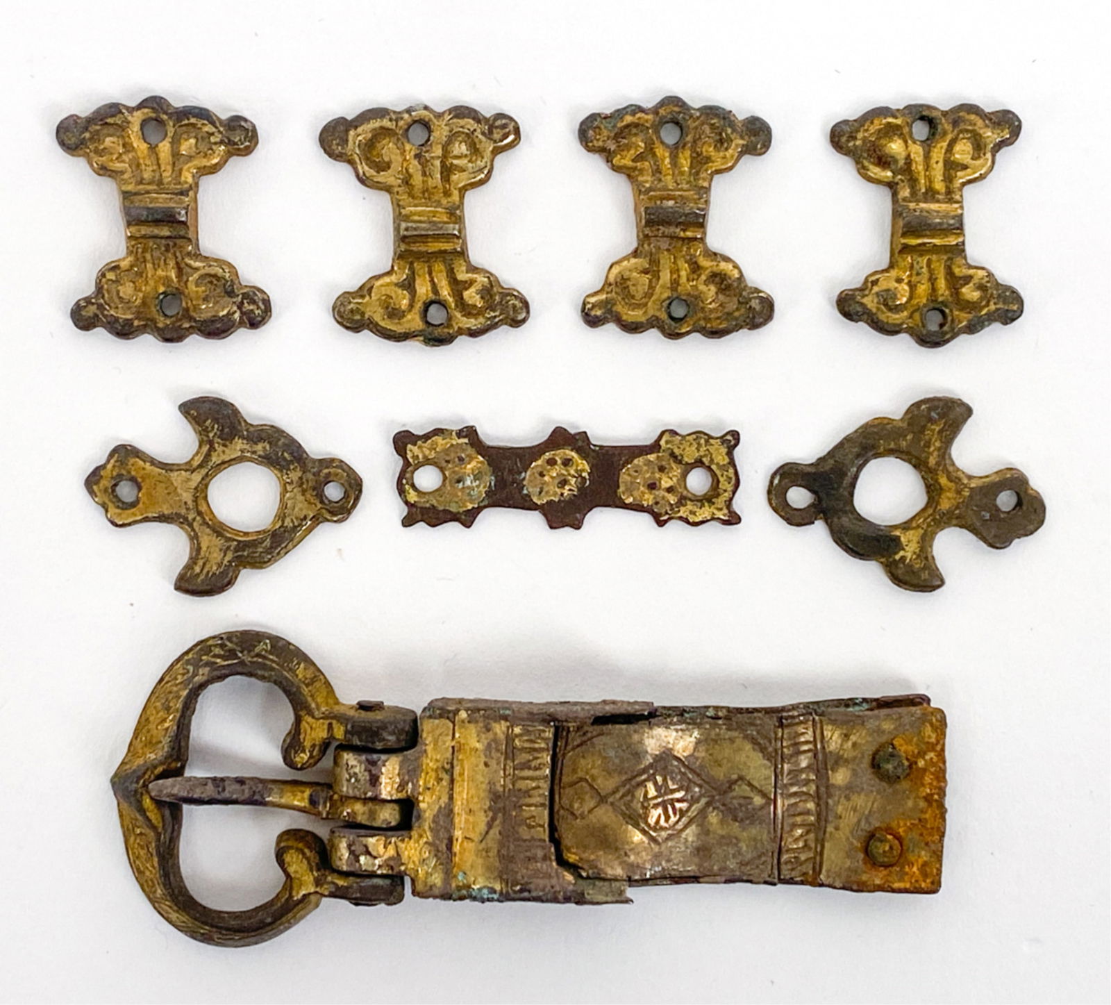 LATE ROMAN GILDED BRONZE BELT FITTINGS (1 of 12)