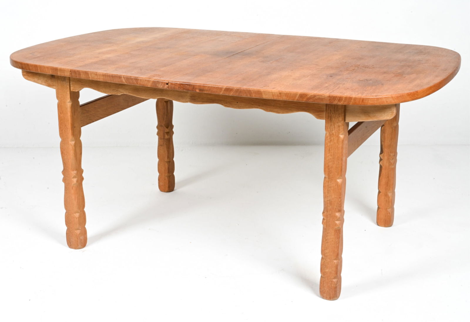 MANNER OF HENNING KJAERNULF OAK DINING TABLE (1 of 17)