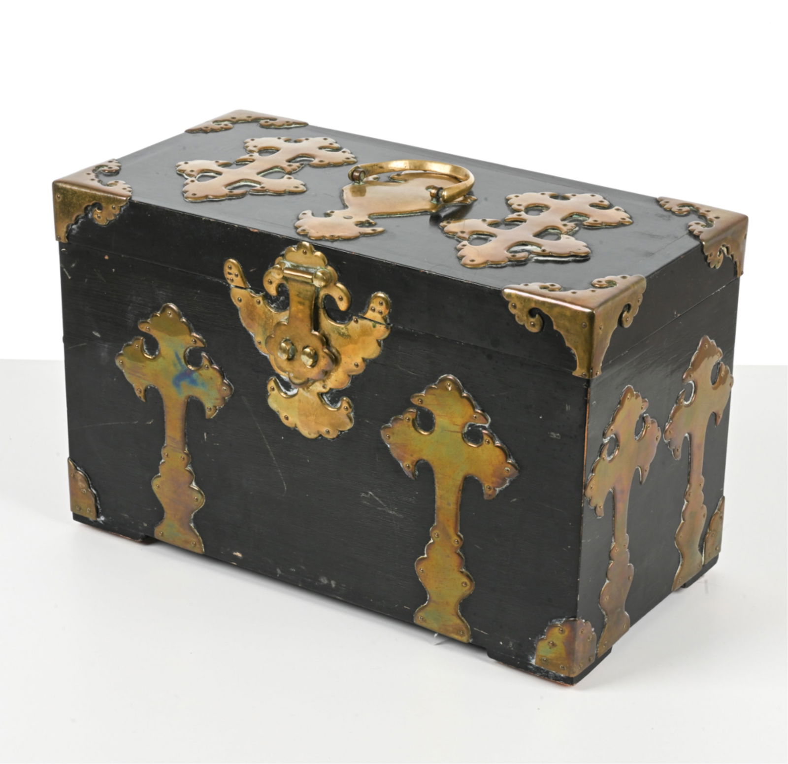 CHINESE BRASS-MOUNTED BOX (1 of 20)