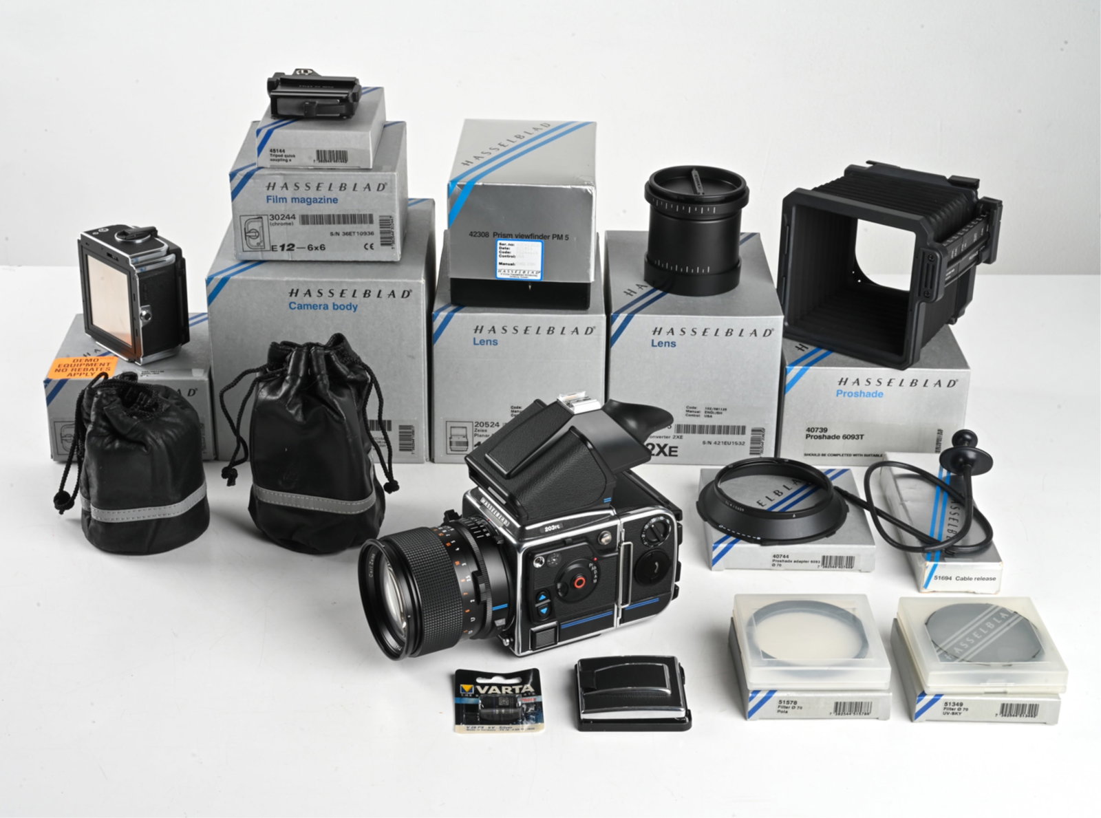 HASSELBLAD 203FE CAMERA & EQUIPMENT (1 of 20)