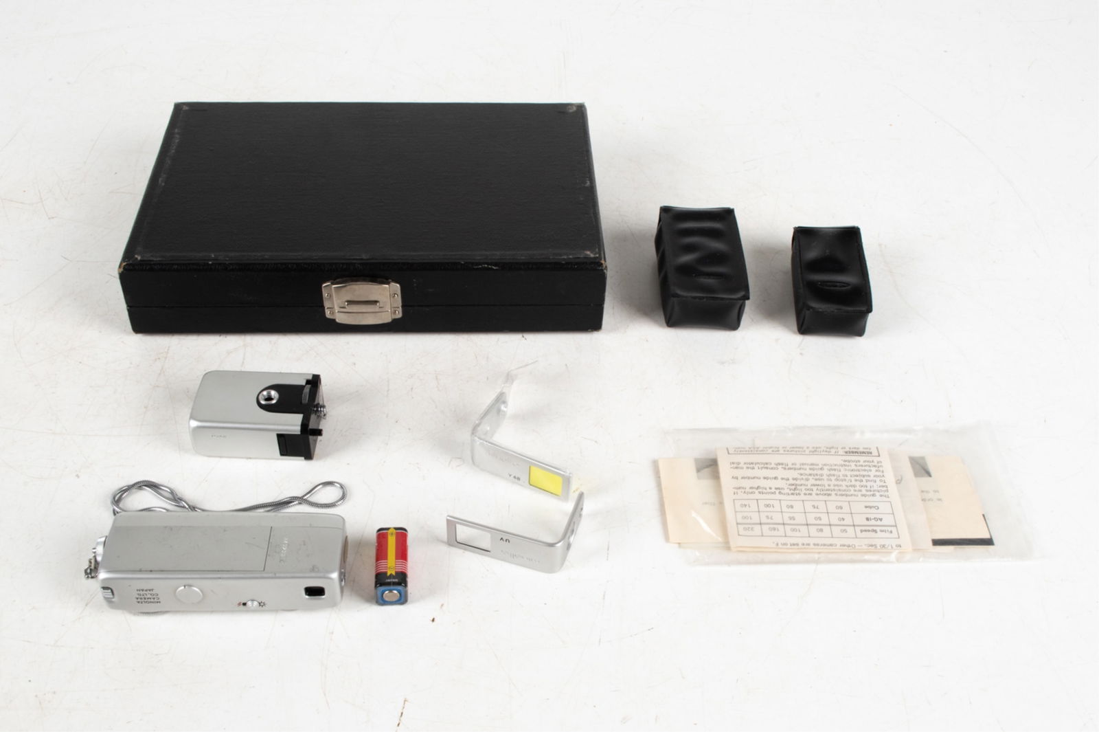 MINOLTA-16 MG SUBMINIATURE CAMERA (1 of 6)