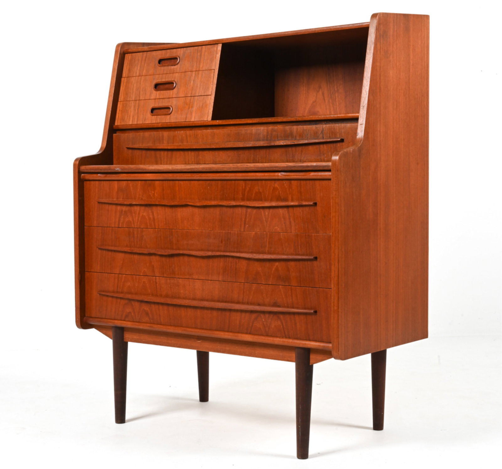 GUNNAR FALSIG DANISH TEAK VANITY CHEST, C. 1960'S (1 of 19)
