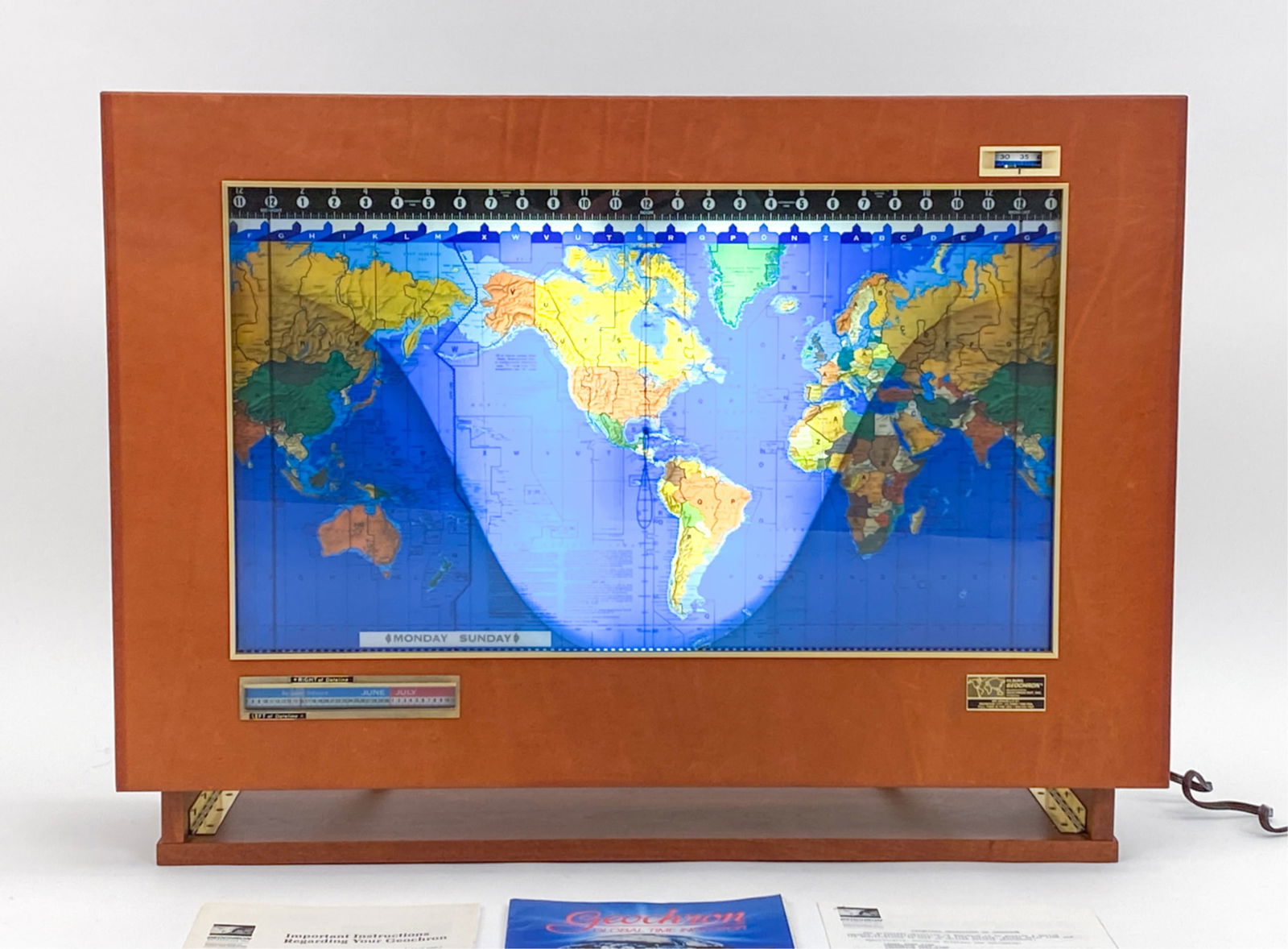 VINTAGE KILBURG GEOCHRON WORD TIME WALL CLOCK (1 of 12)