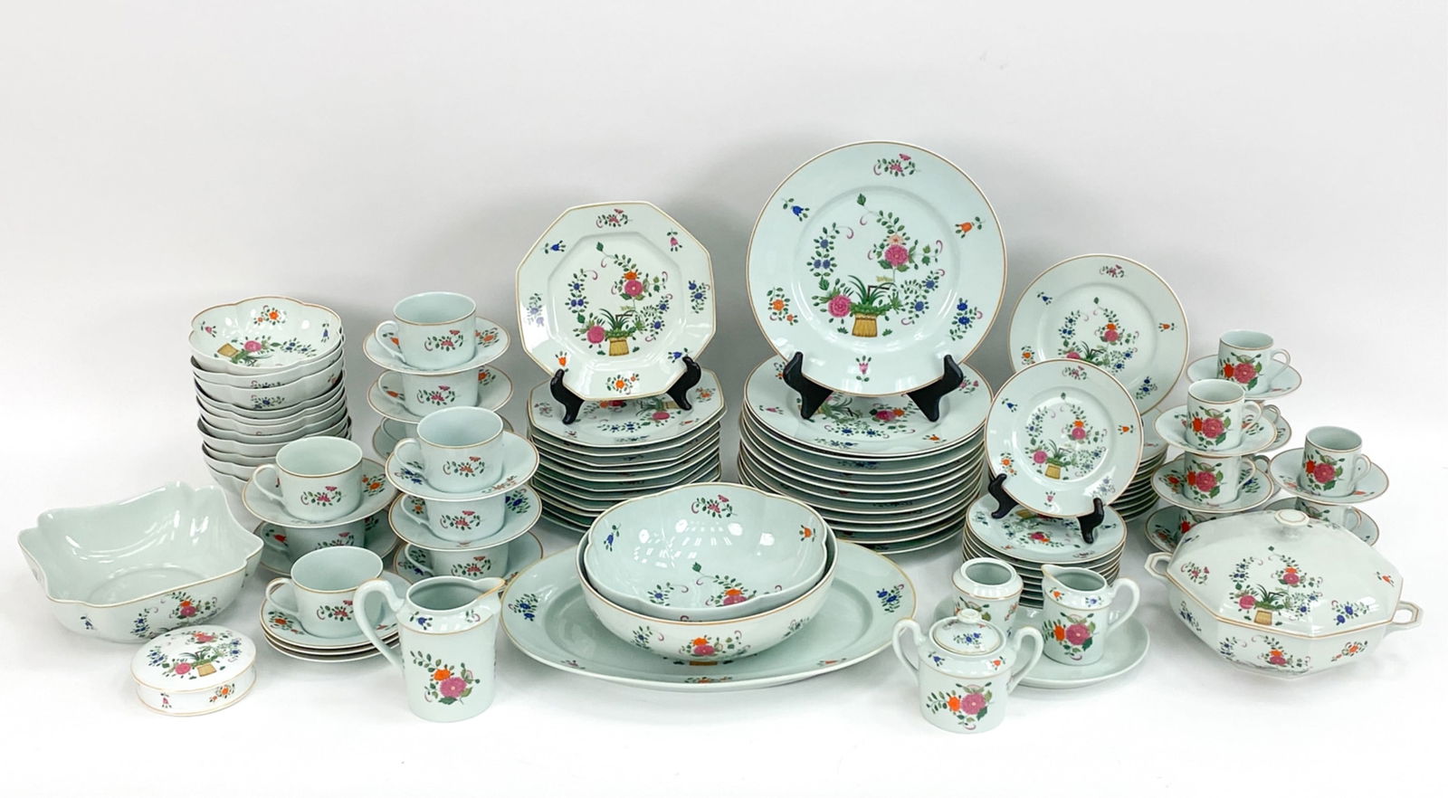 RAYNAUD LIMOGES PORCELAIN DINNER SERVICE (1 of 13)